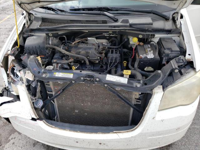 Photo 11 VIN: 2A8HR44H38R643209 - CHRYSLER TOWN & COU 