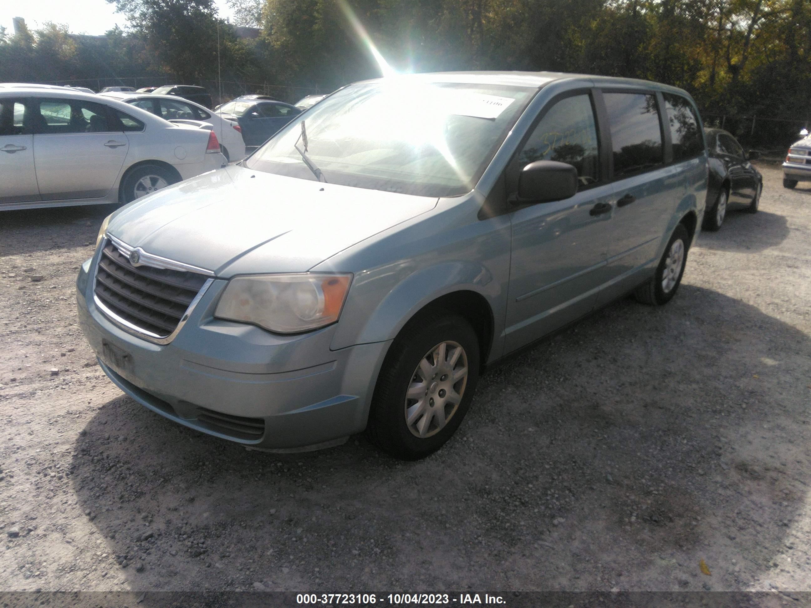 Photo 1 VIN: 2A8HR44H38R708009 - CHRYSLER TOWN & COUNTRY 