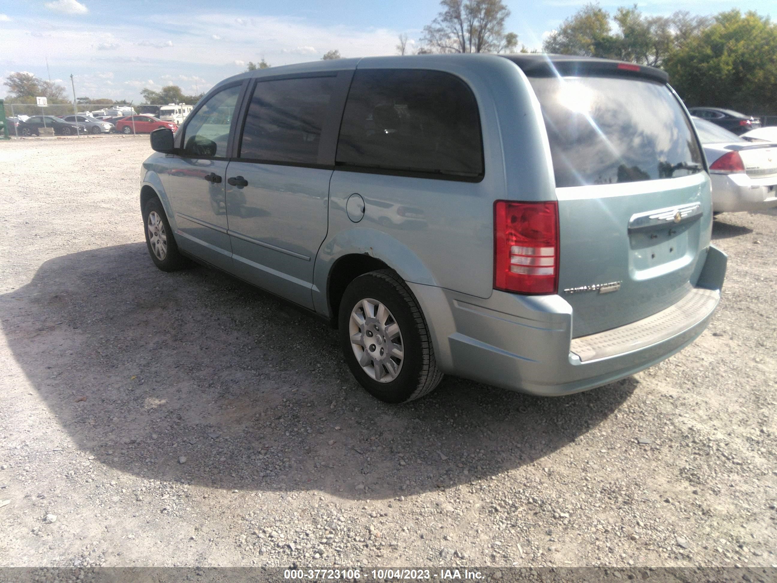 Photo 2 VIN: 2A8HR44H38R708009 - CHRYSLER TOWN & COUNTRY 