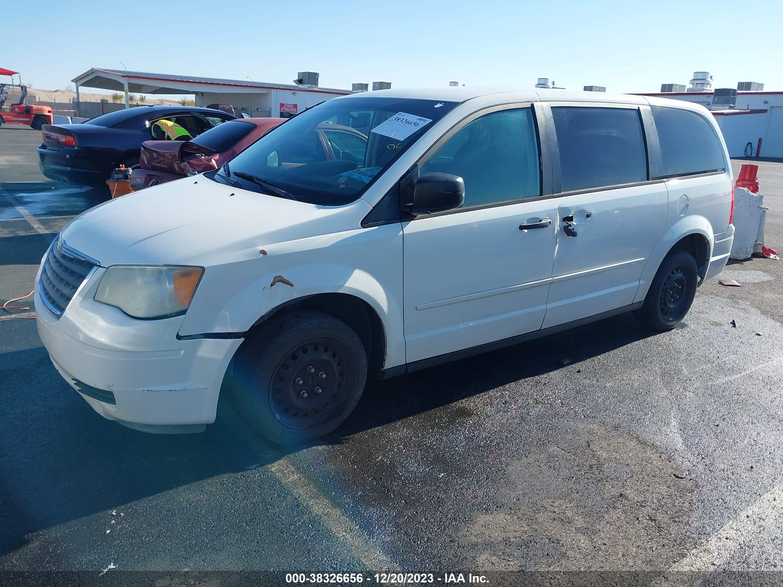 Photo 1 VIN: 2A8HR44H38R727238 - CHRYSLER TOWN & COUNTRY 