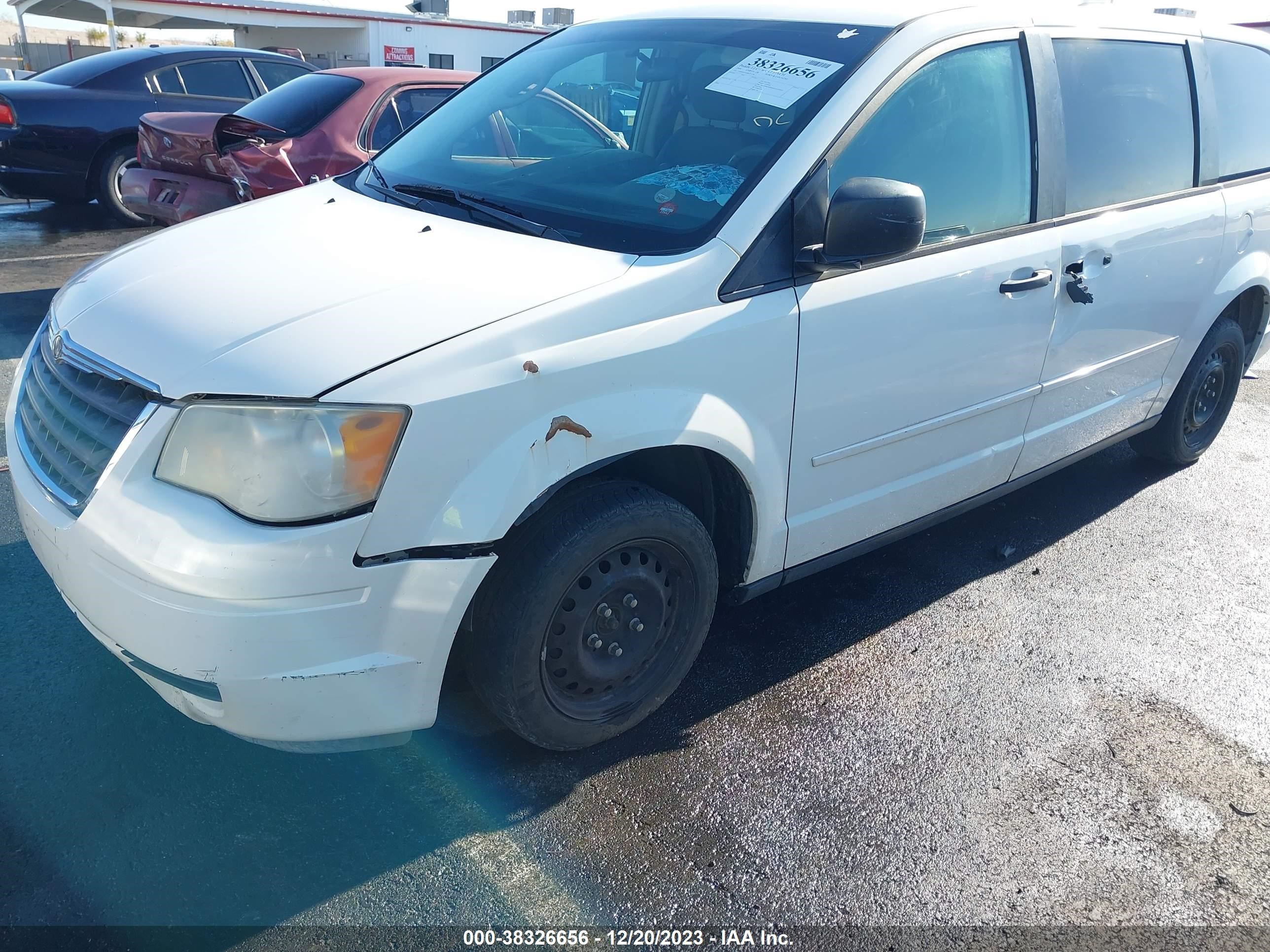 Photo 5 VIN: 2A8HR44H38R727238 - CHRYSLER TOWN & COUNTRY 