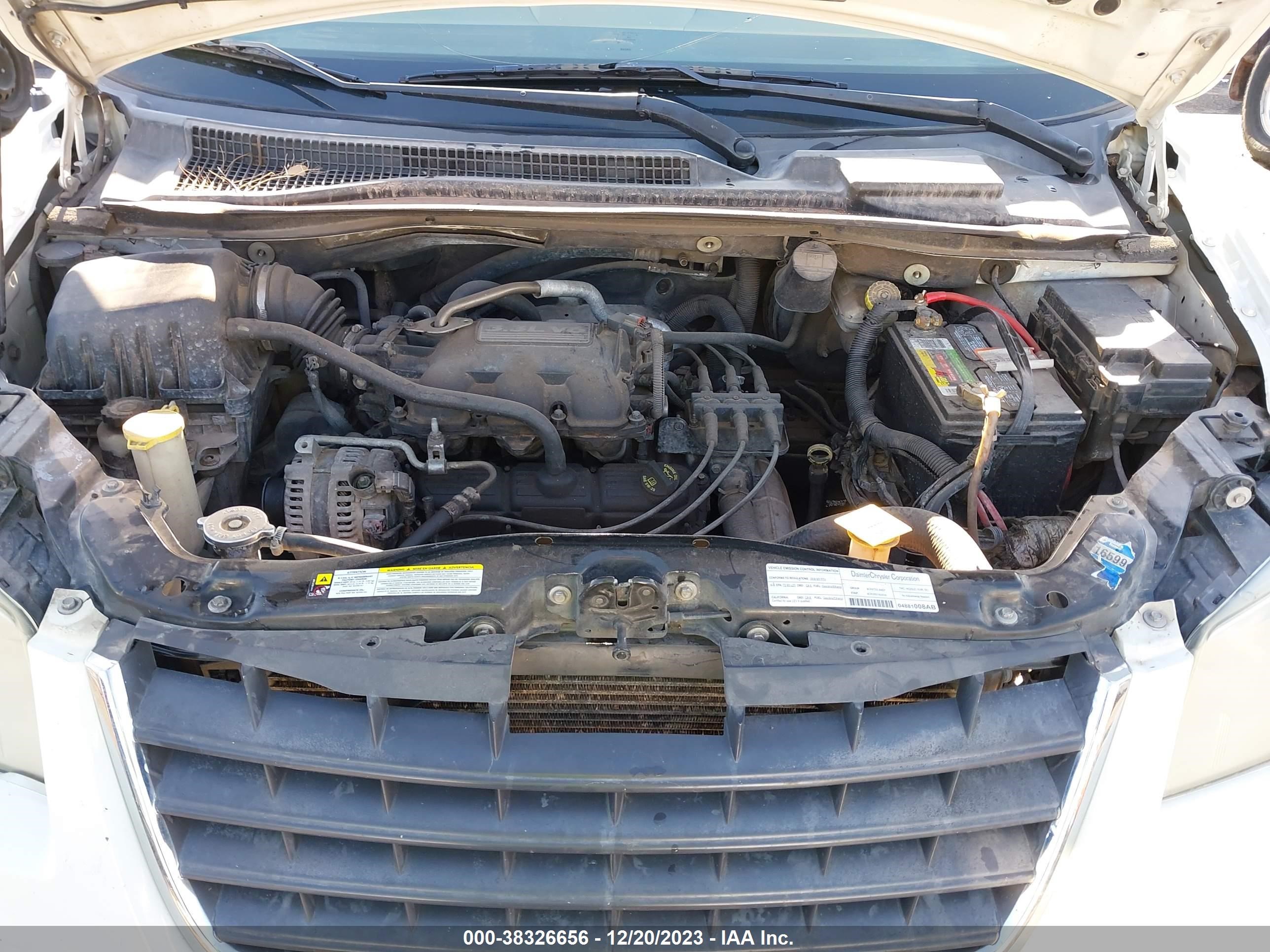 Photo 9 VIN: 2A8HR44H38R727238 - CHRYSLER TOWN & COUNTRY 