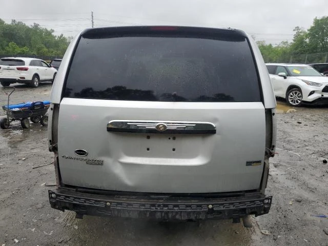 Photo 5 VIN: 2A8HR44H48R118966 - CHRYSLER TOWN & CNT 