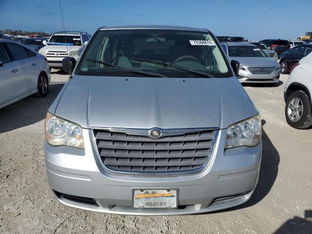 Photo 4 VIN: 2A8HR44H48R119227 - CHRYSLER TOWN & COU 