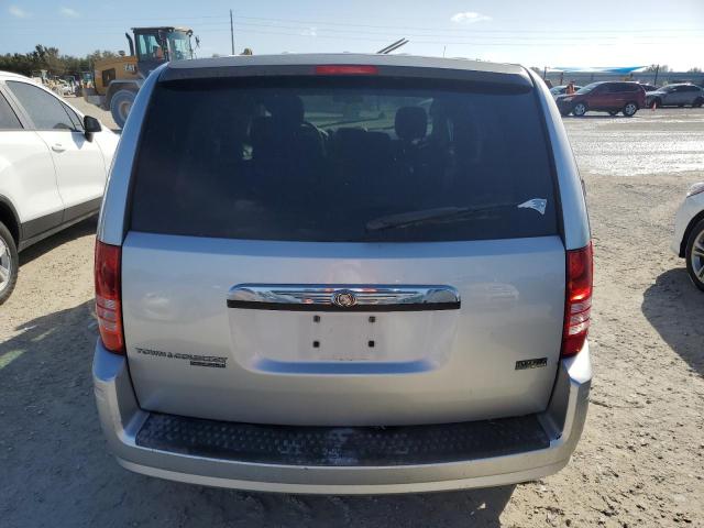 Photo 5 VIN: 2A8HR44H48R119227 - CHRYSLER TOWN & COU 