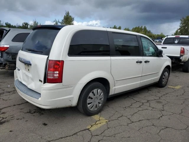 Photo 2 VIN: 2A8HR44H58R615556 - CHRYSLER TOWN & COU 