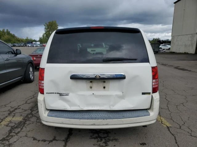 Photo 5 VIN: 2A8HR44H58R615556 - CHRYSLER TOWN & COU 