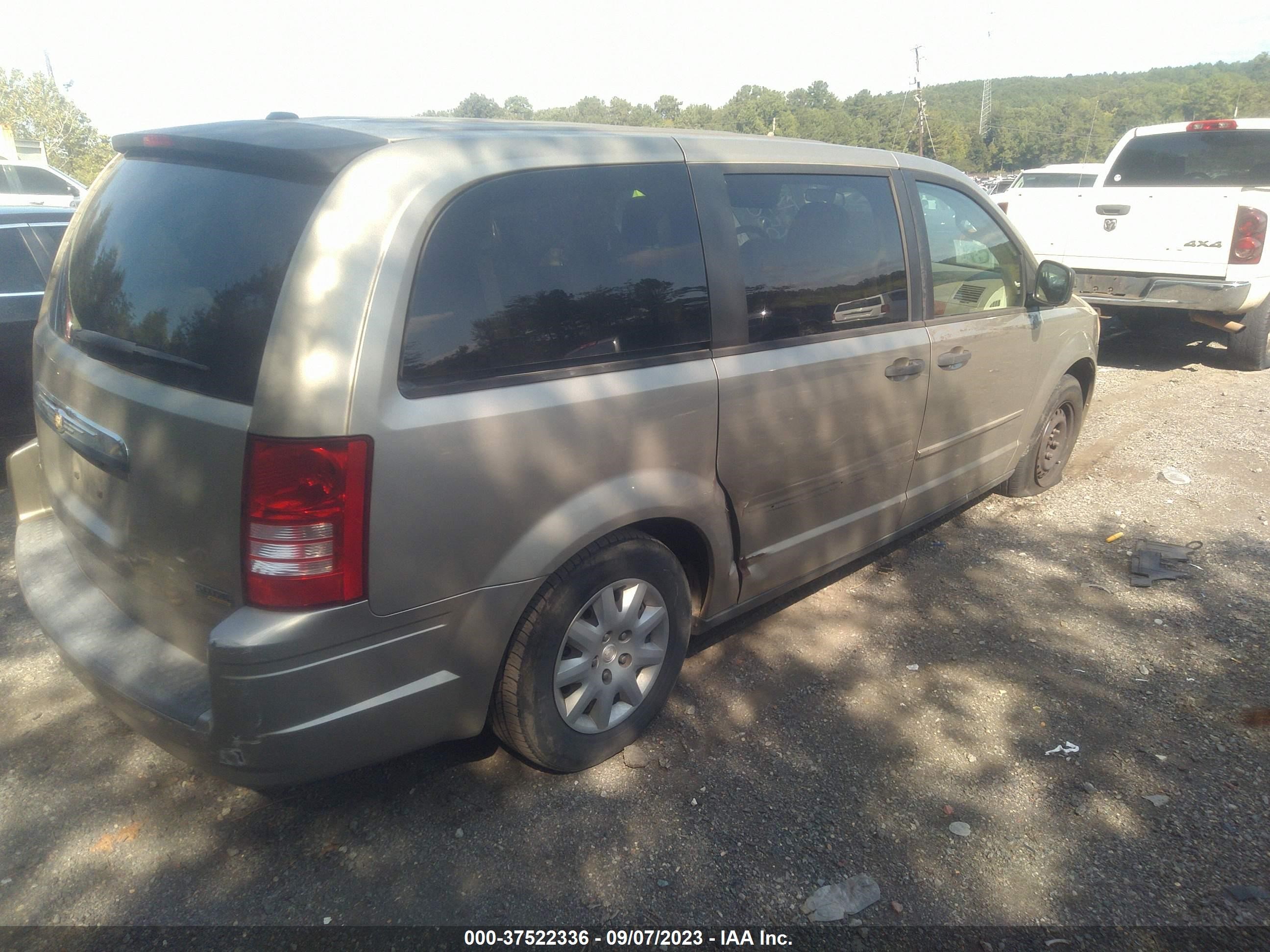 Photo 3 VIN: 2A8HR44H78R652933 - CHRYSLER TOWN & COUNTRY 