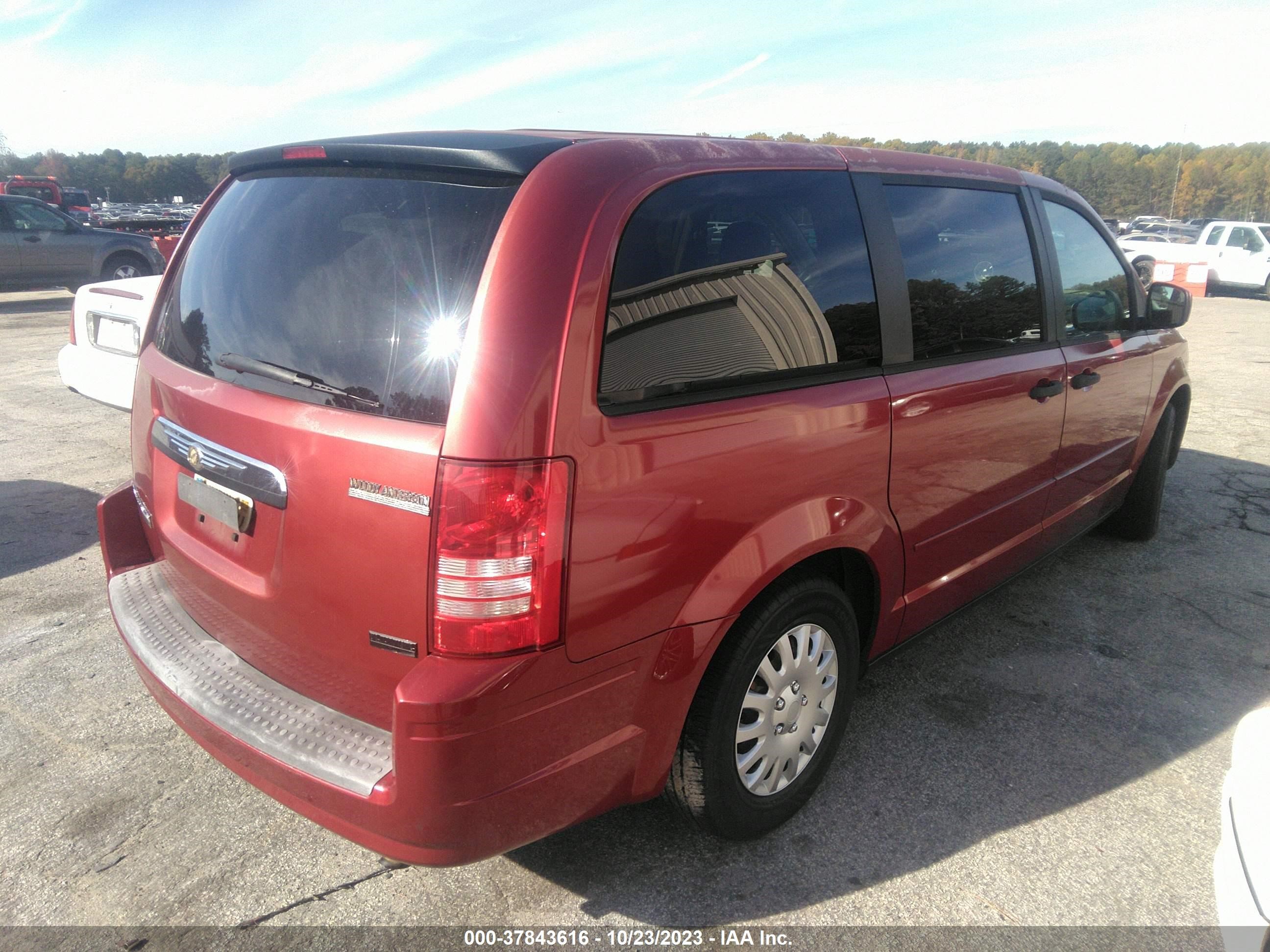 Photo 3 VIN: 2A8HR44HX8R618243 - CHRYSLER TOWN & COUNTRY 