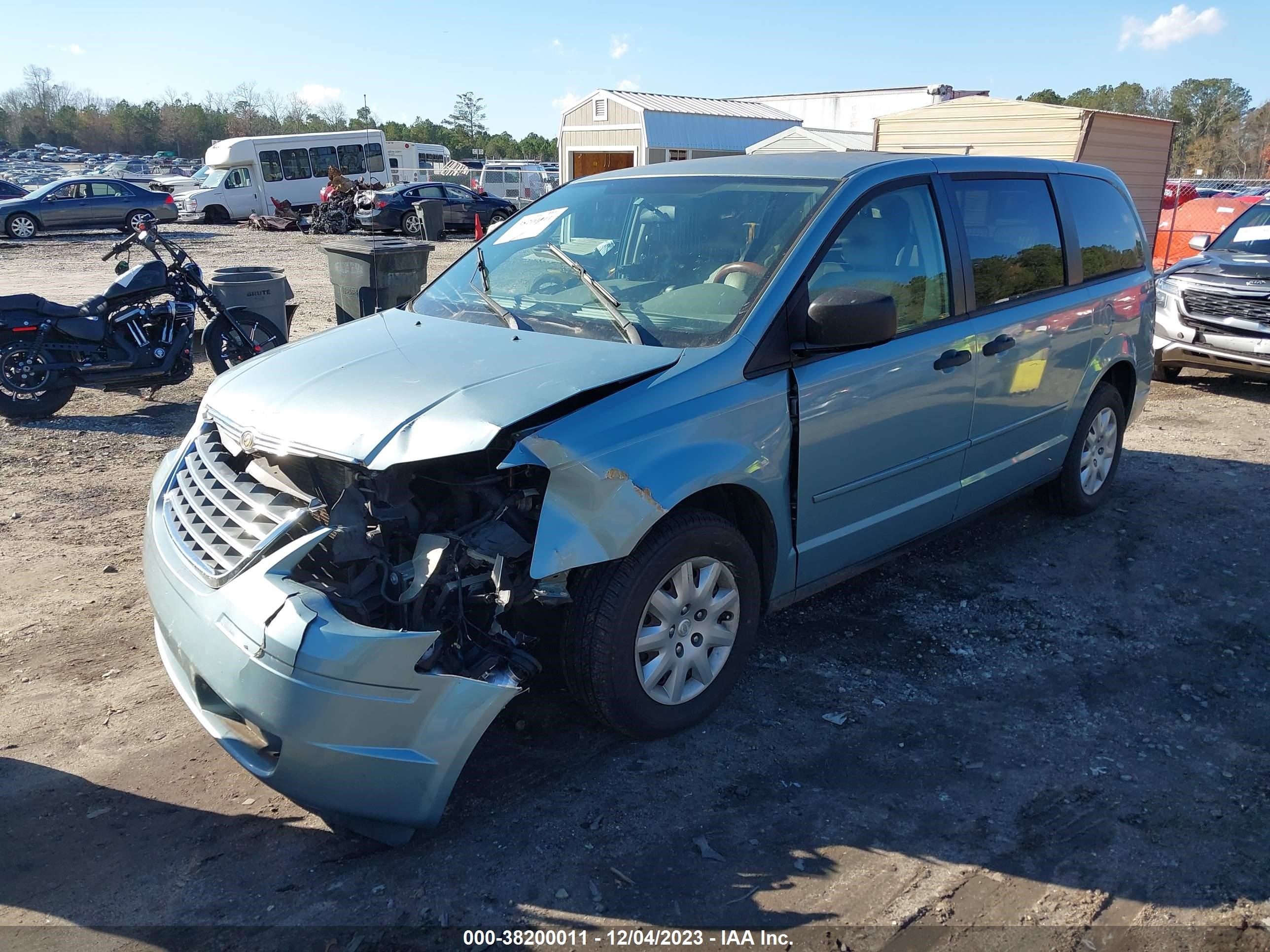 Photo 1 VIN: 2A8HR44HX8R623636 - CHRYSLER TOWN & COUNTRY 