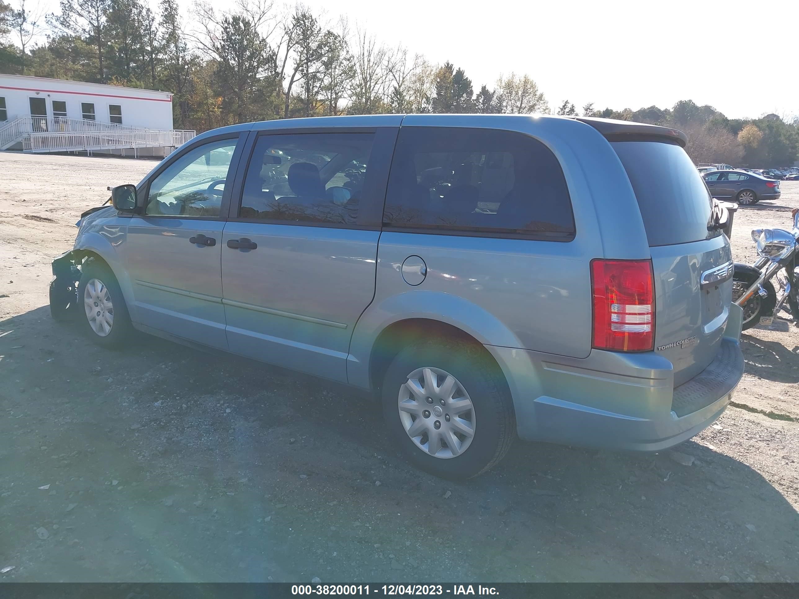 Photo 2 VIN: 2A8HR44HX8R623636 - CHRYSLER TOWN & COUNTRY 