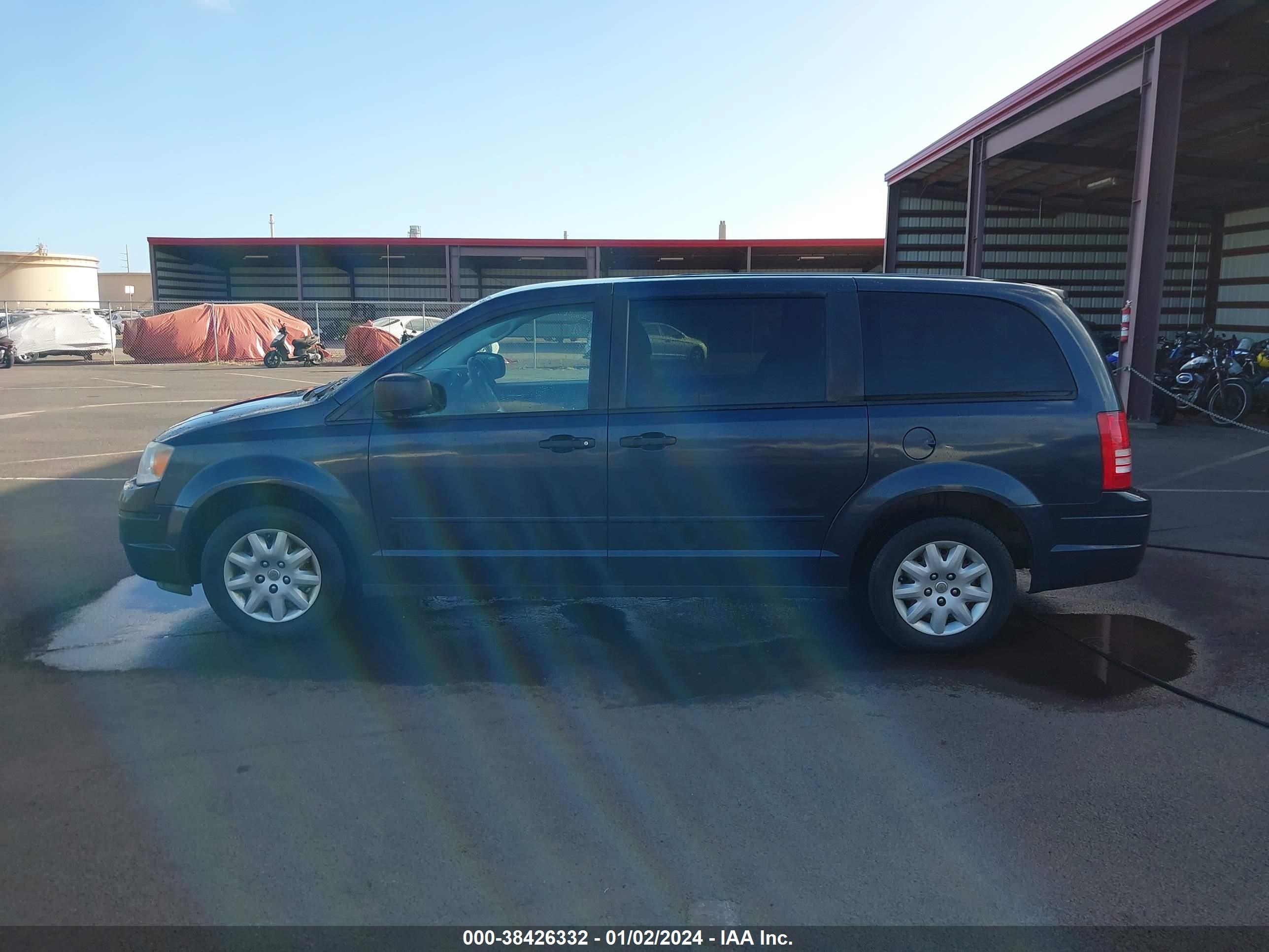 Photo 13 VIN: 2A8HR44HX8R721839 - CHRYSLER TOWN & COUNTRY 