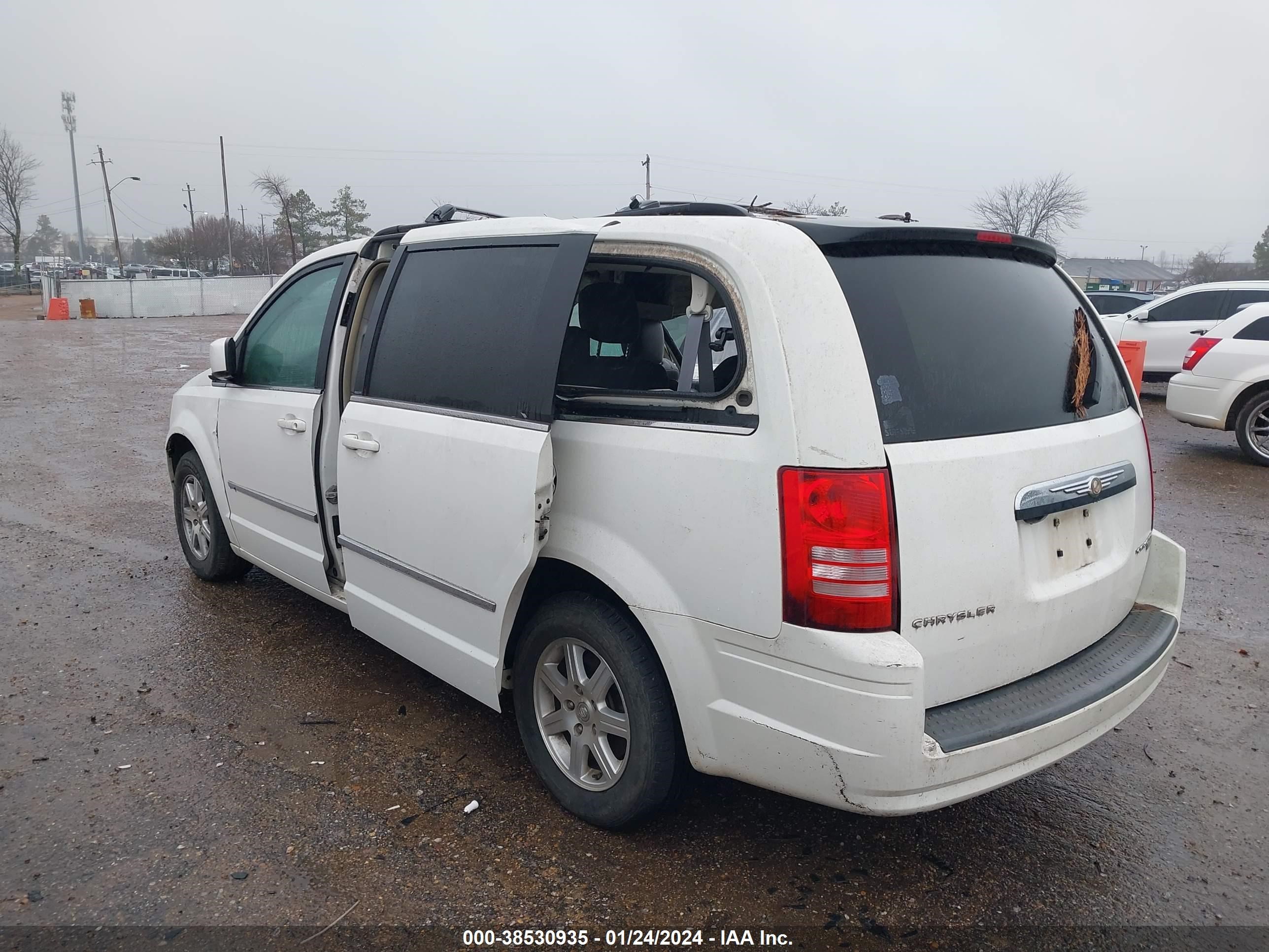 Photo 2 VIN: 2A8HR54109R568642 - CHRYSLER TOWN & COUNTRY 