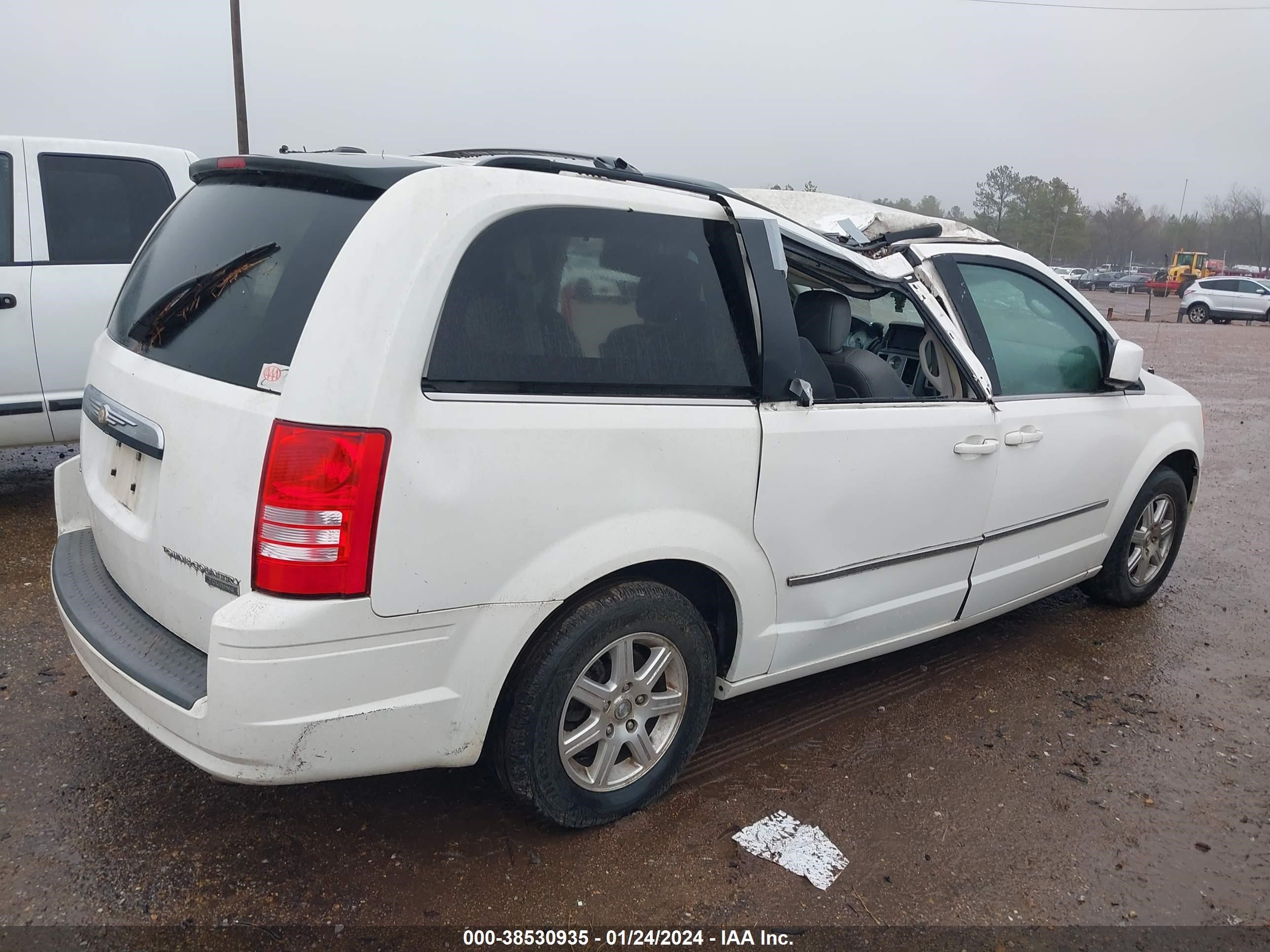 Photo 3 VIN: 2A8HR54109R568642 - CHRYSLER TOWN & COUNTRY 