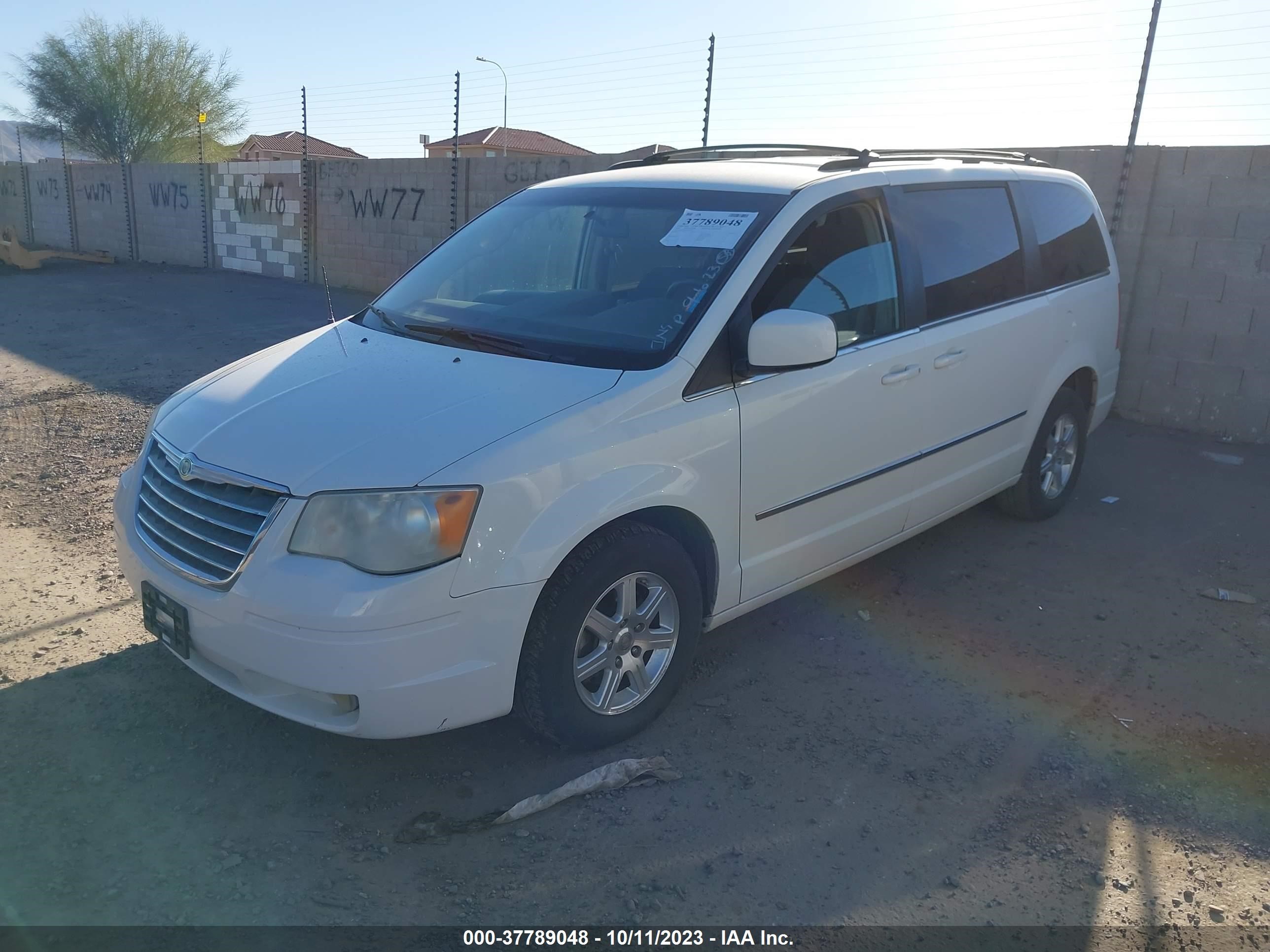 Photo 1 VIN: 2A8HR54109R606130 - CHRYSLER TOWN & COUNTRY 