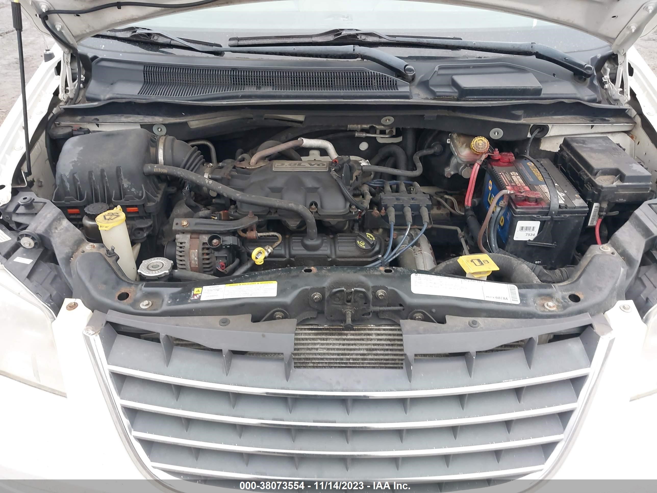 Photo 9 VIN: 2A8HR54109R606533 - CHRYSLER TOWN & COUNTRY 