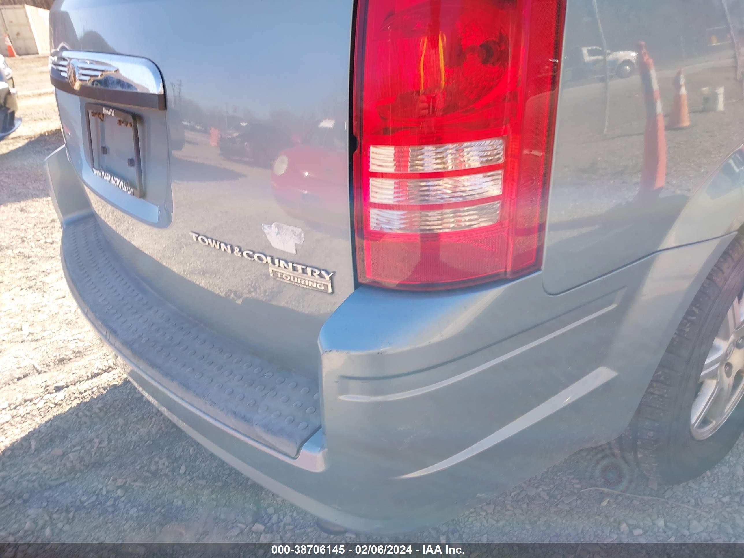 Photo 5 VIN: 2A8HR54109R635675 - CHRYSLER TOWN & COUNTRY 