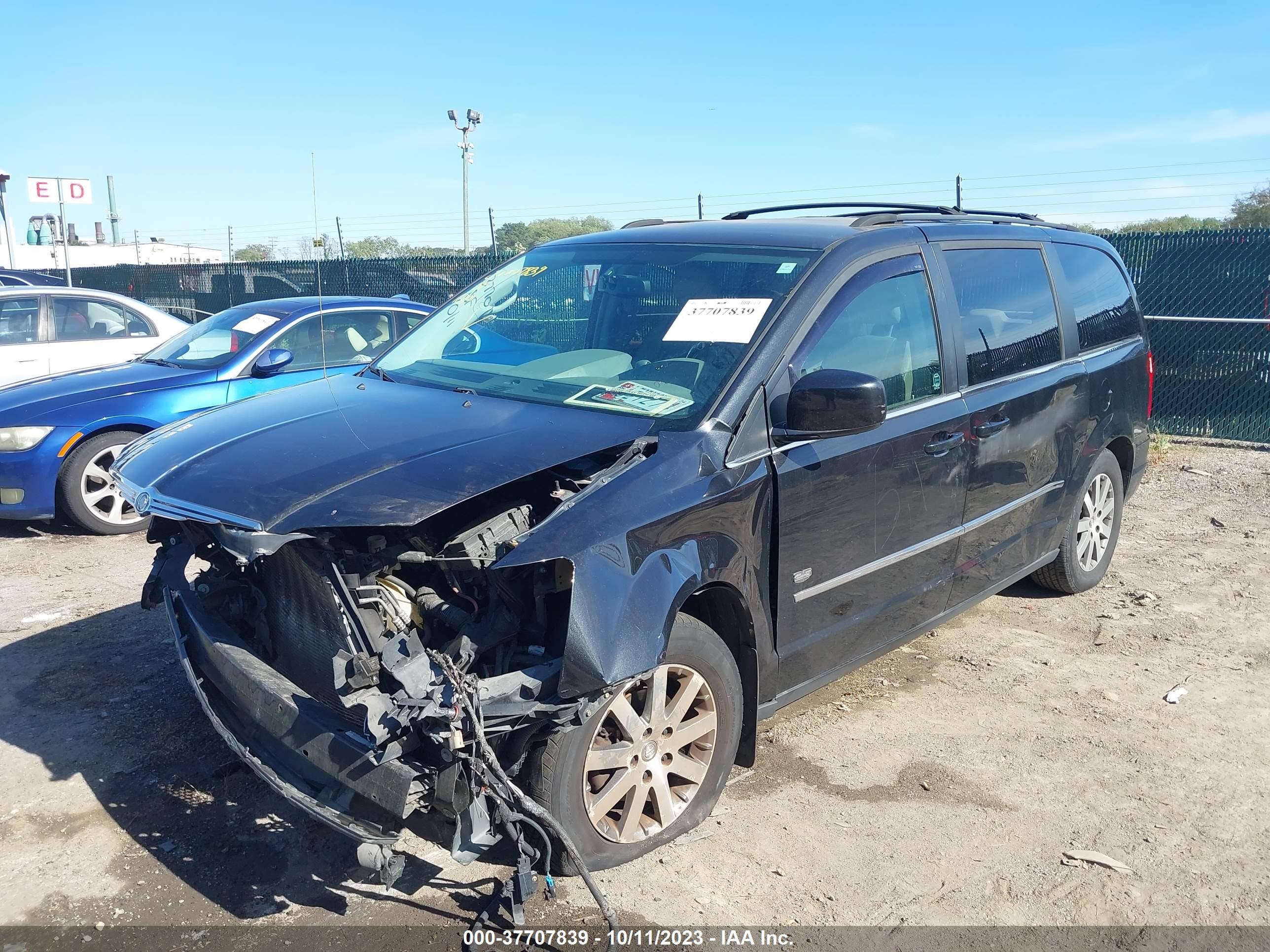 Photo 1 VIN: 2A8HR54119R640027 - CHRYSLER TOWN & COUNTRY 