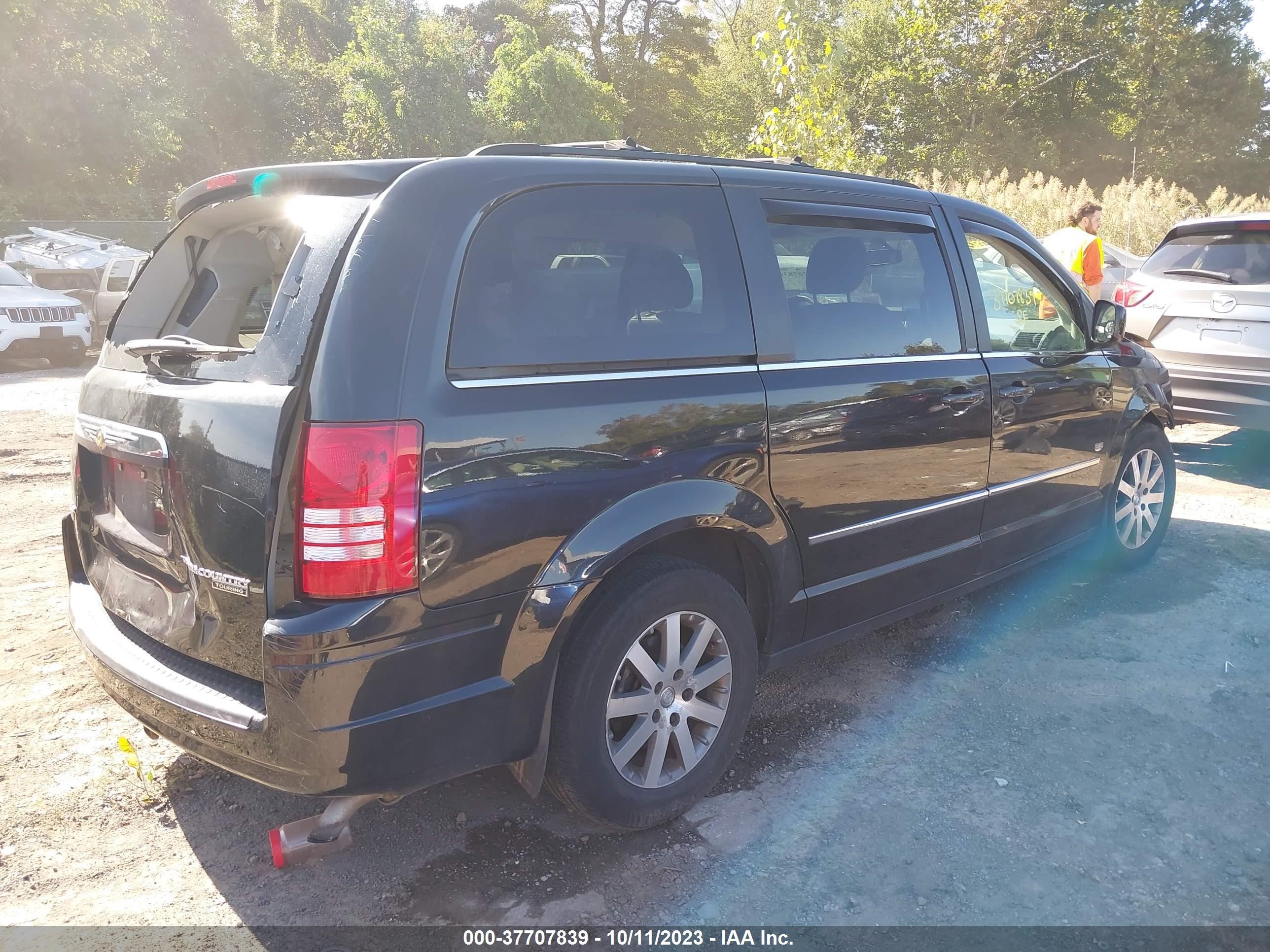 Photo 3 VIN: 2A8HR54119R640027 - CHRYSLER TOWN & COUNTRY 