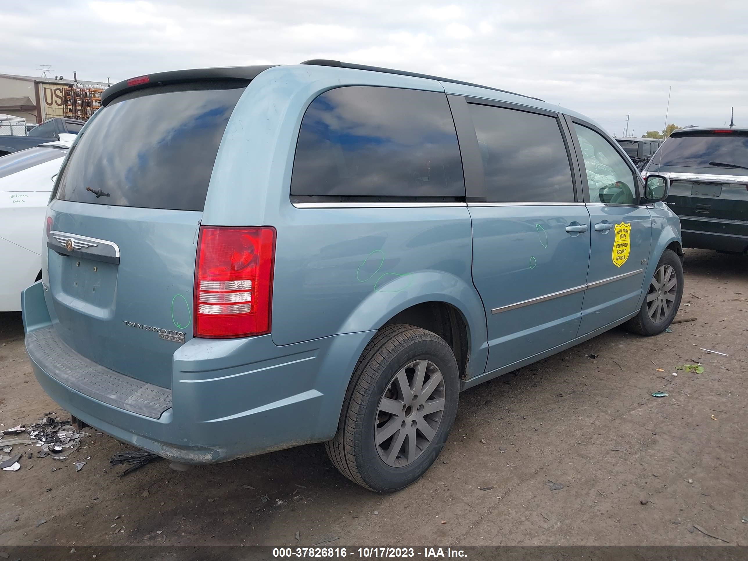 Photo 3 VIN: 2A8HR54129R674817 - CHRYSLER TOWN & COUNTRY 