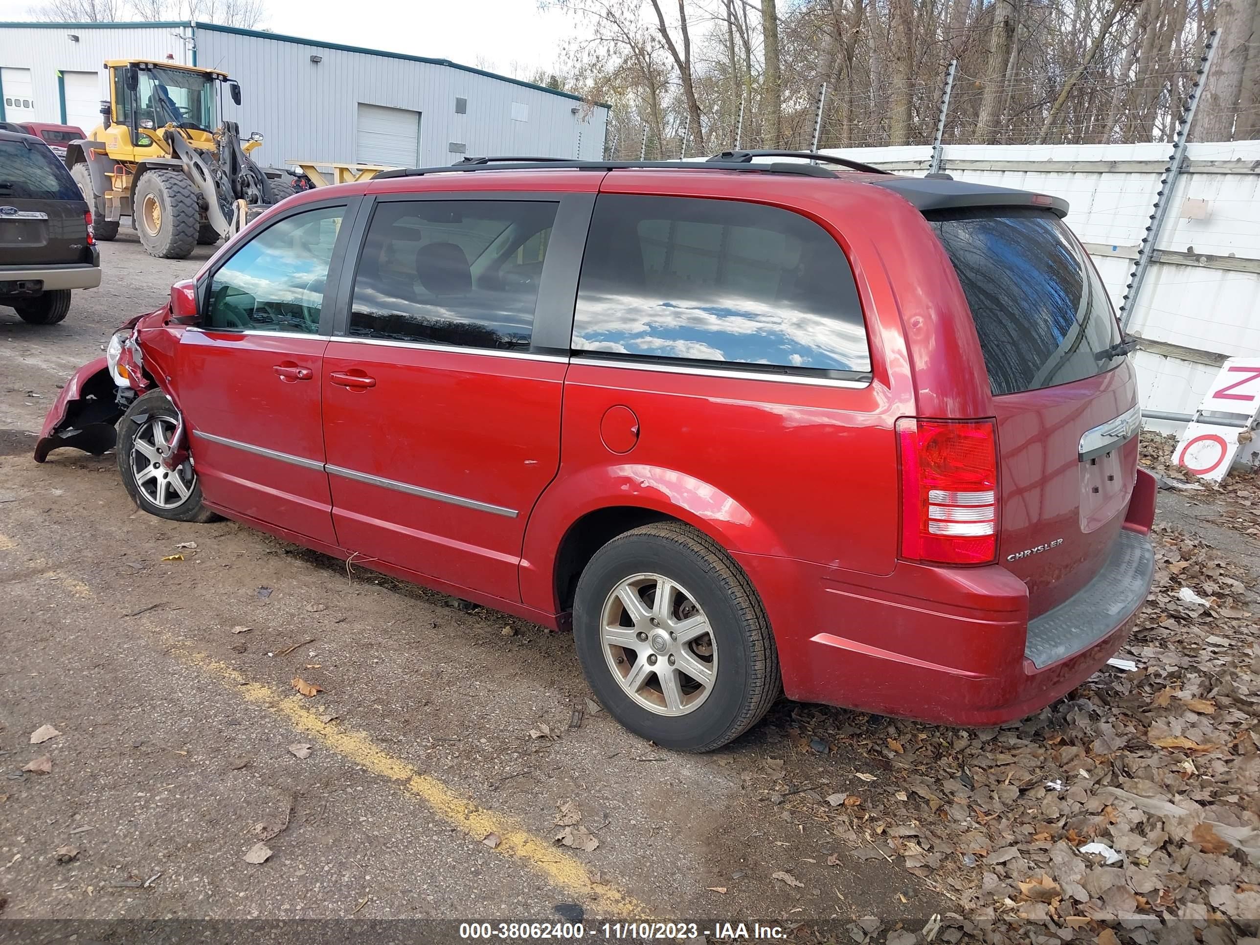 Photo 2 VIN: 2A8HR54139R657847 - CHRYSLER TOWN & COUNTRY 