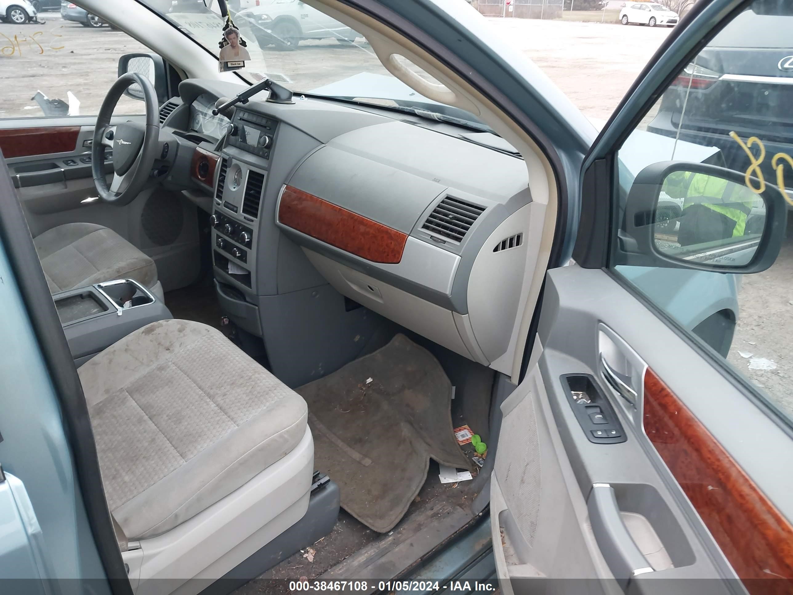 Photo 4 VIN: 2A8HR54149R603263 - CHRYSLER TOWN & COUNTRY 