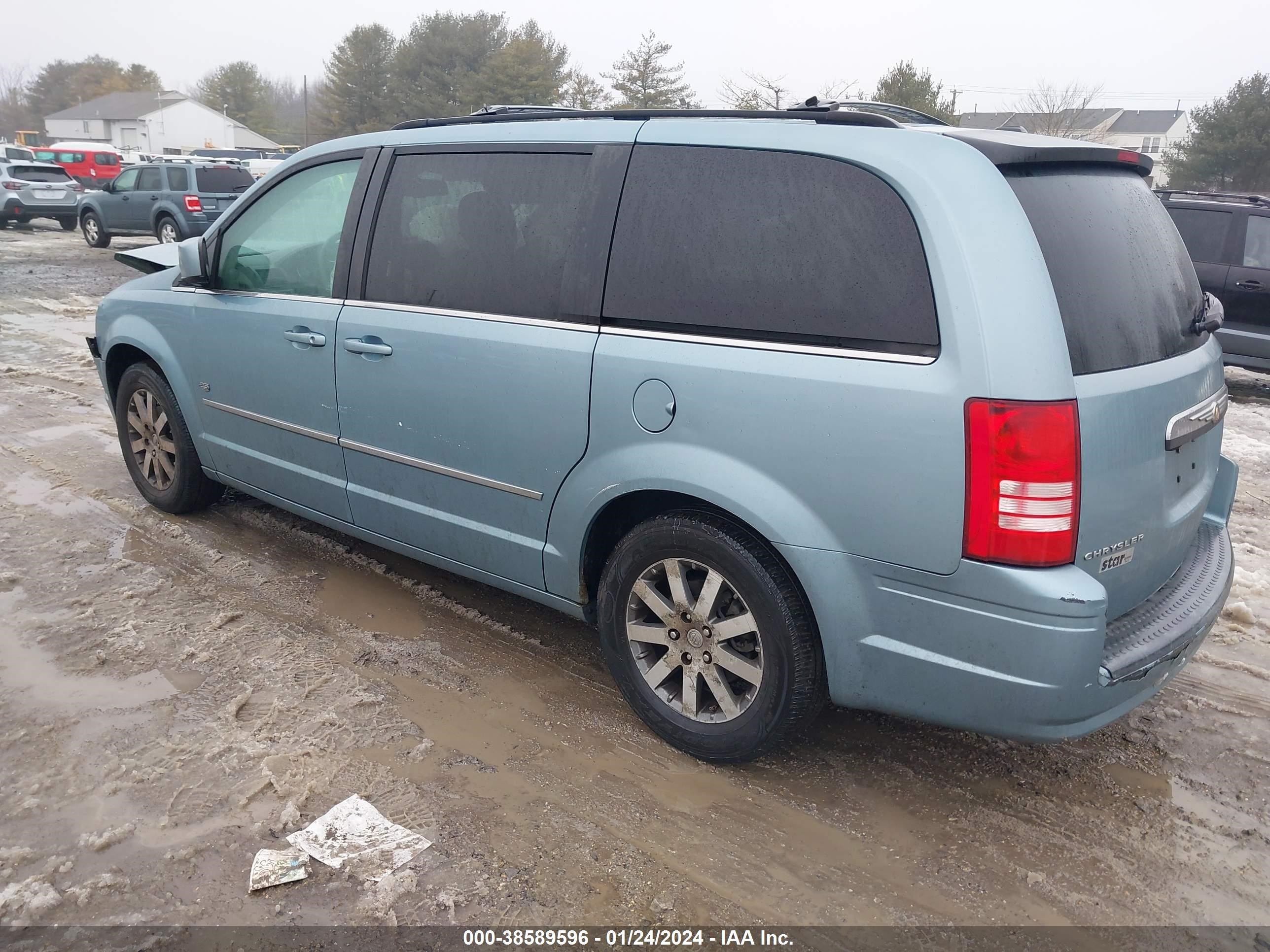 Photo 2 VIN: 2A8HR54149R653810 - CHRYSLER TOWN & COUNTRY 