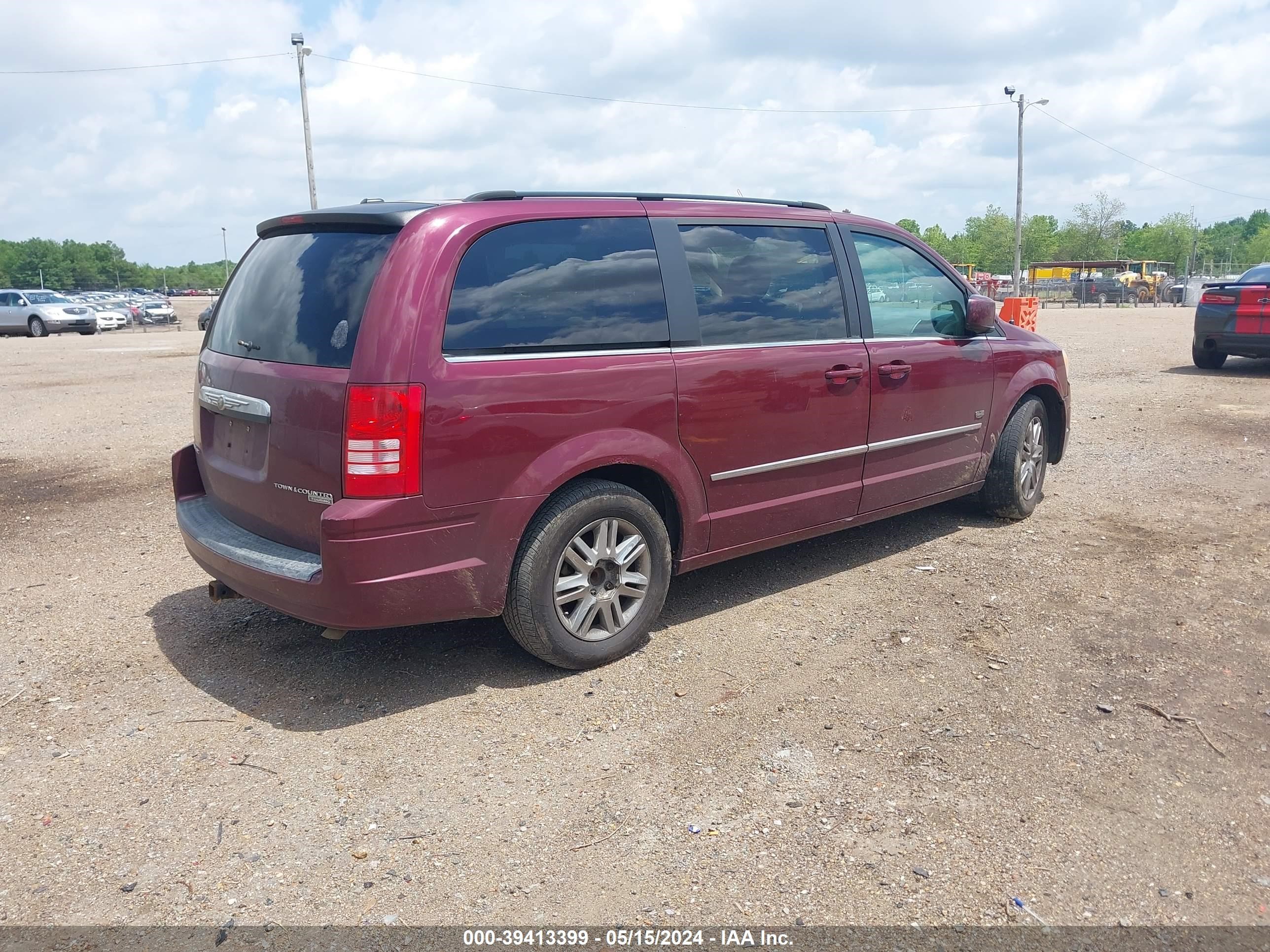 Photo 3 VIN: 2A8HR54149R689545 - CHRYSLER TOWN & COUNTRY 