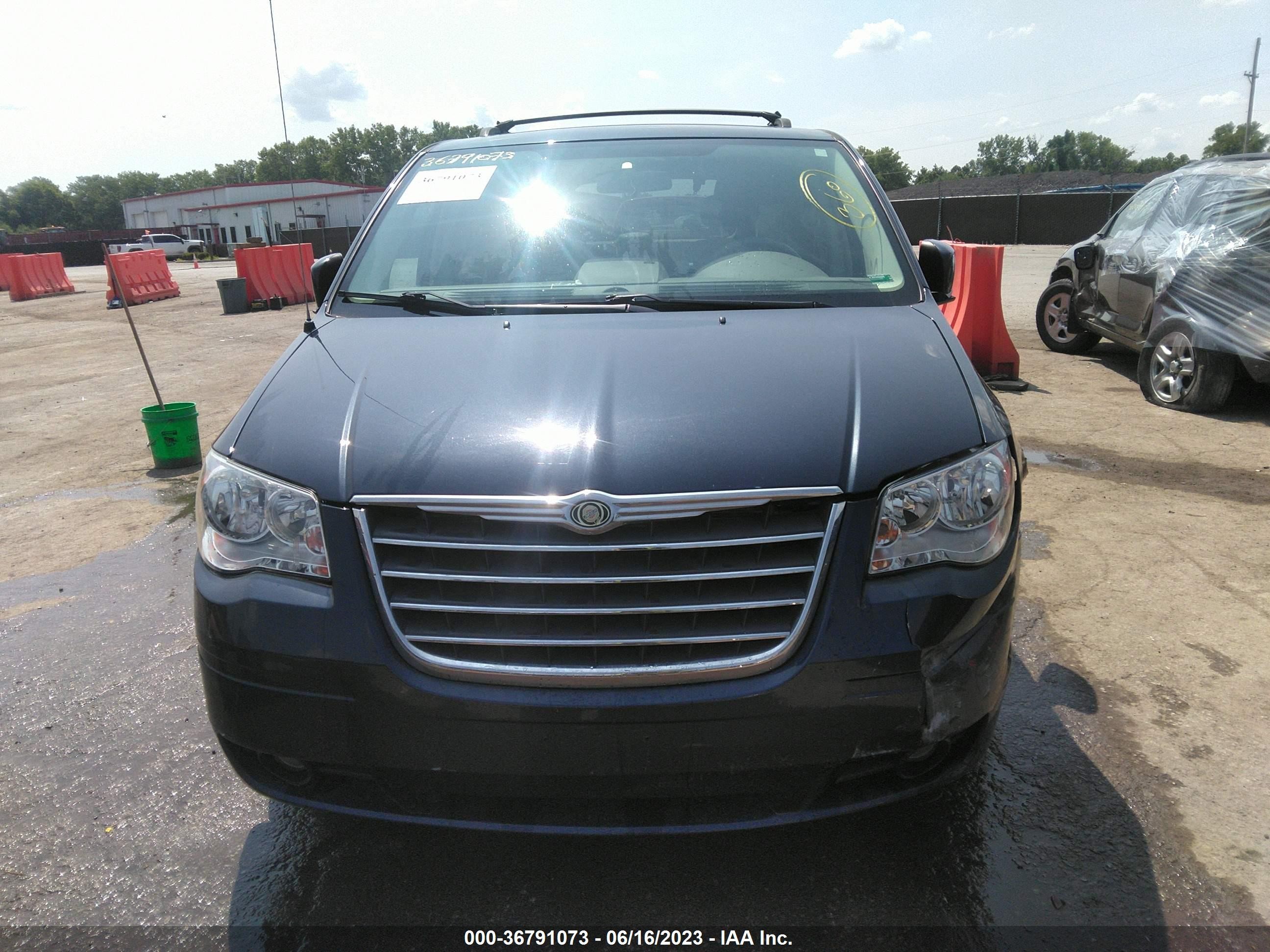 Photo 11 VIN: 2A8HR54159R525298 - CHRYSLER TOWN & COUNTRY 