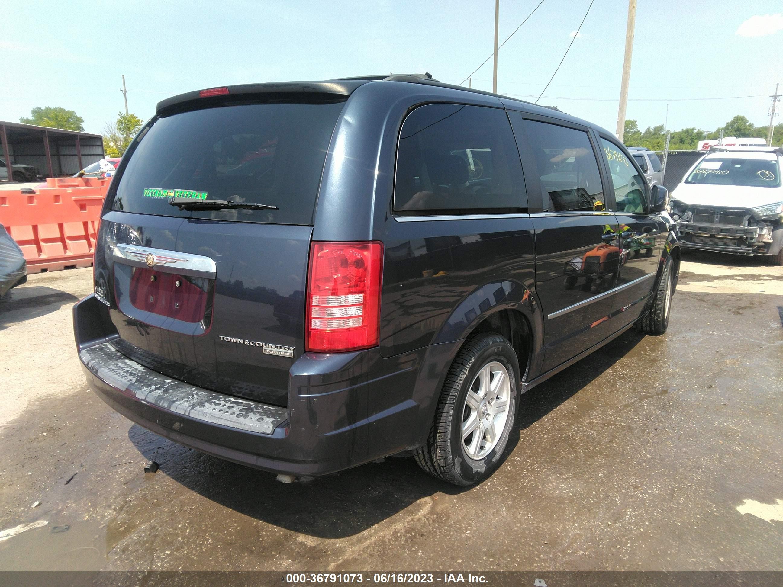 Photo 3 VIN: 2A8HR54159R525298 - CHRYSLER TOWN & COUNTRY 