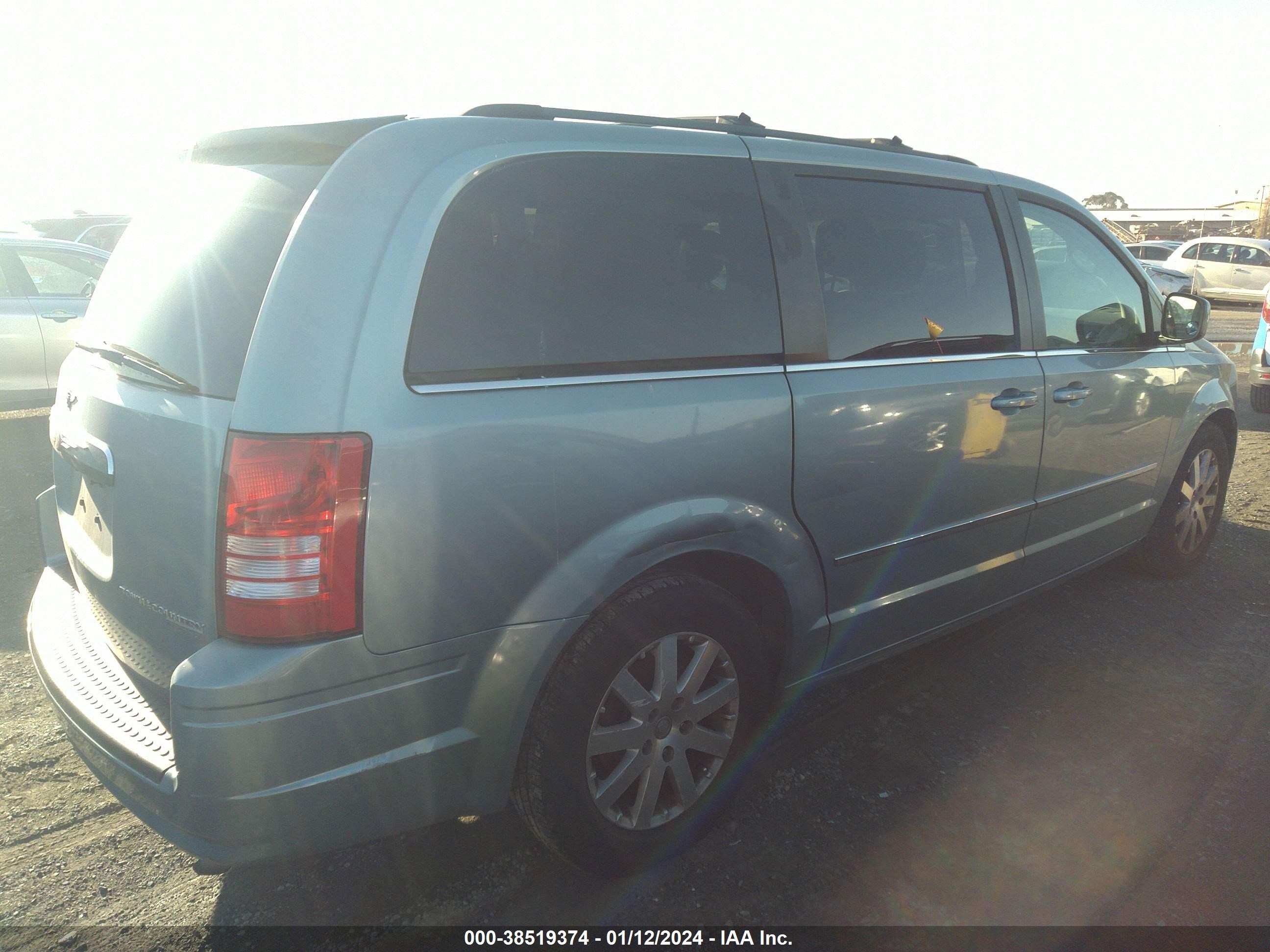 Photo 3 VIN: 2A8HR54179R528462 - CHRYSLER TOWN & COUNTRY 