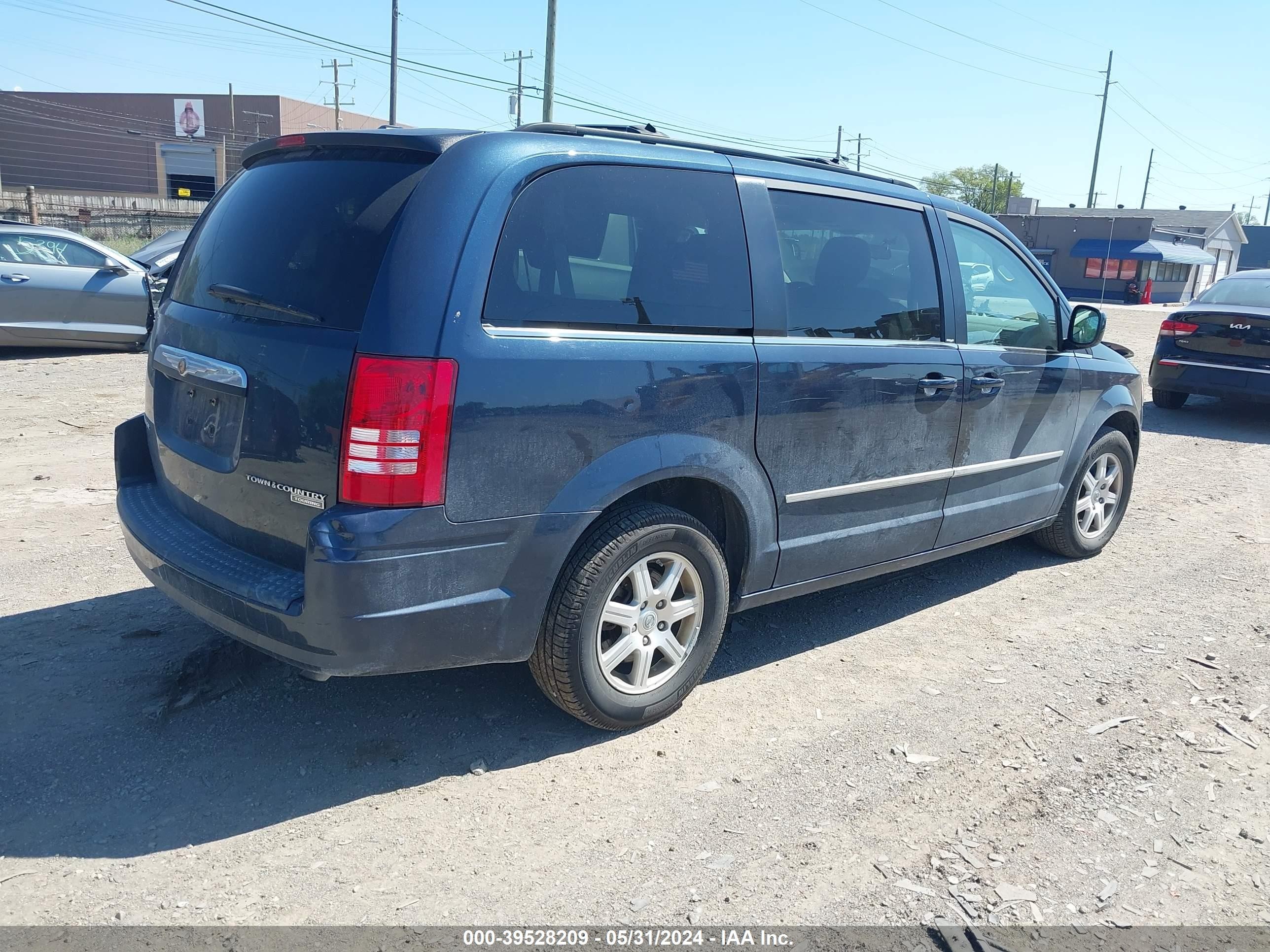 Photo 3 VIN: 2A8HR54179R632594 - CHRYSLER TOWN & COUNTRY 