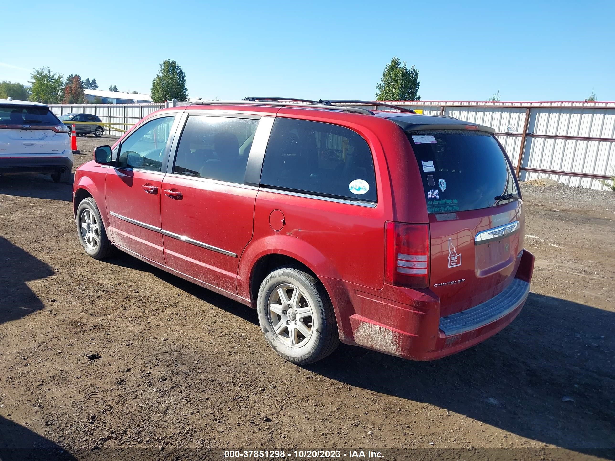 Photo 2 VIN: 2A8HR54189R663787 - CHRYSLER TOWN & COUNTRY 