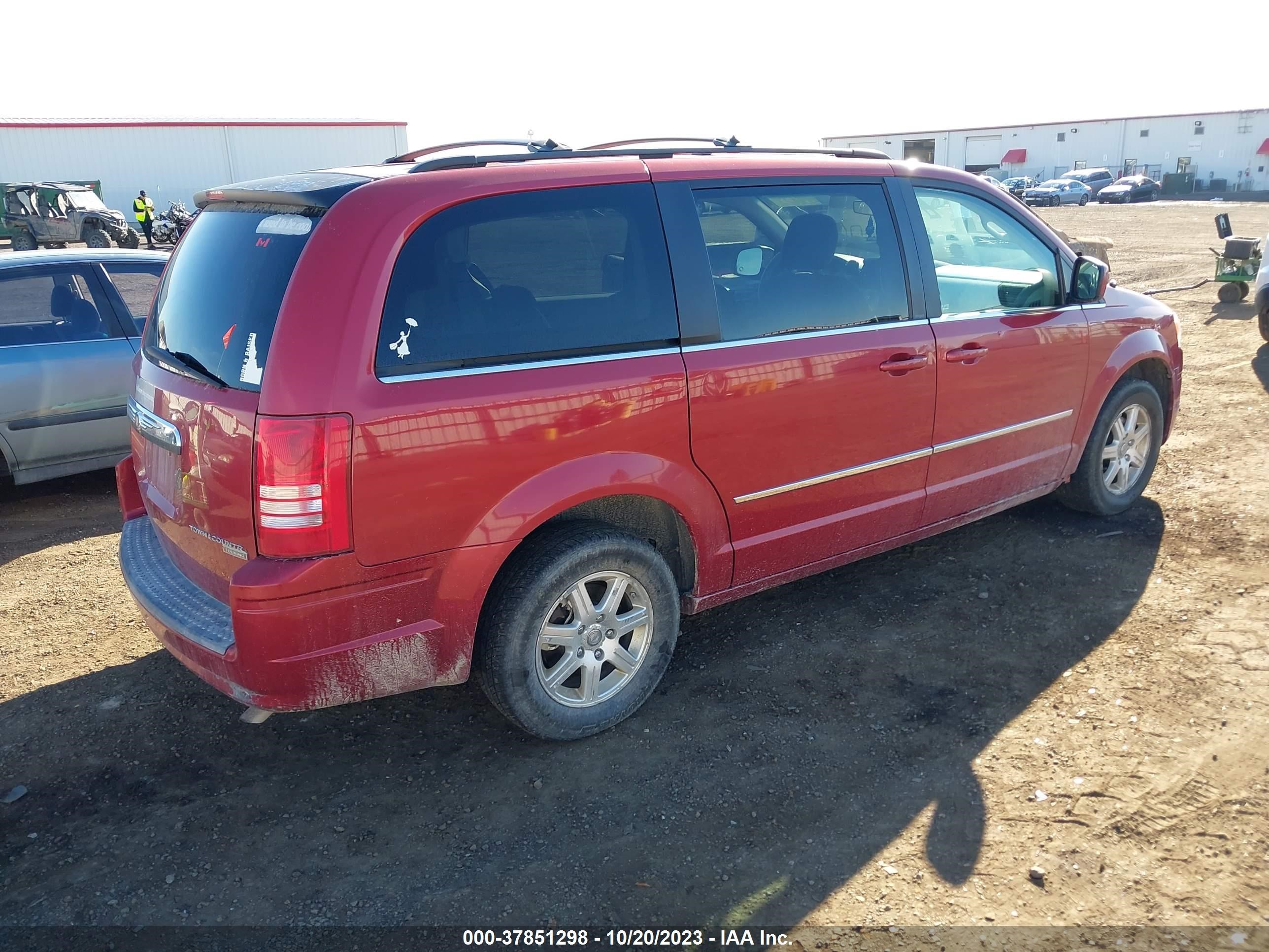 Photo 3 VIN: 2A8HR54189R663787 - CHRYSLER TOWN & COUNTRY 