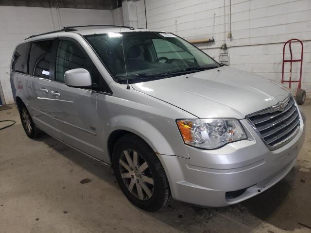 Photo 3 VIN: 2A8HR54189R670772 - CHRYSLER TOWN & COU 