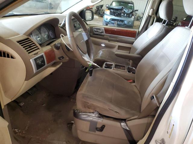 Photo 6 VIN: 2A8HR541X9R509517 - CHRYSLER TOWN & COU 