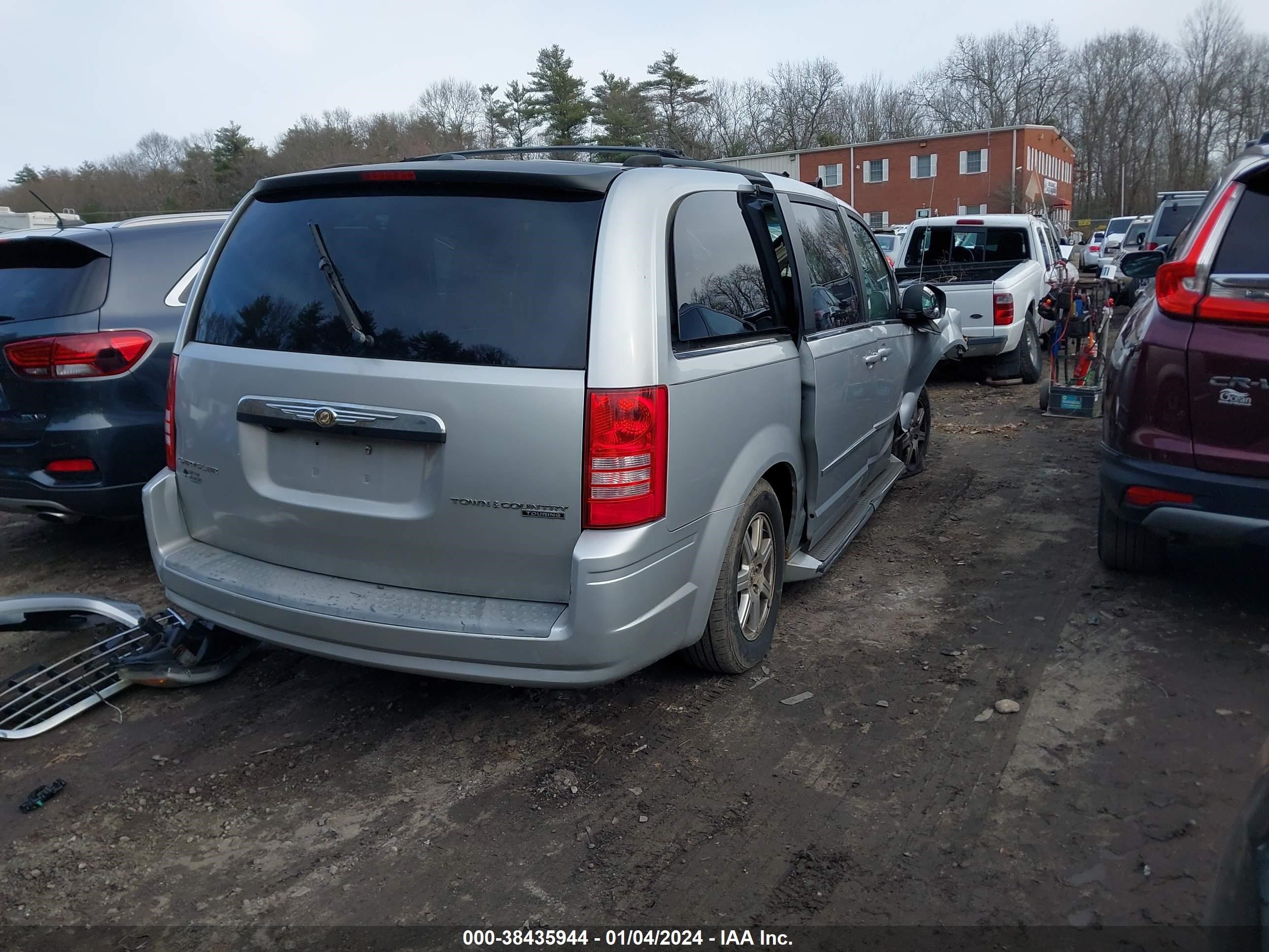 Photo 3 VIN: 2A8HR541X9R640818 - CHRYSLER TOWN & COUNTRY 