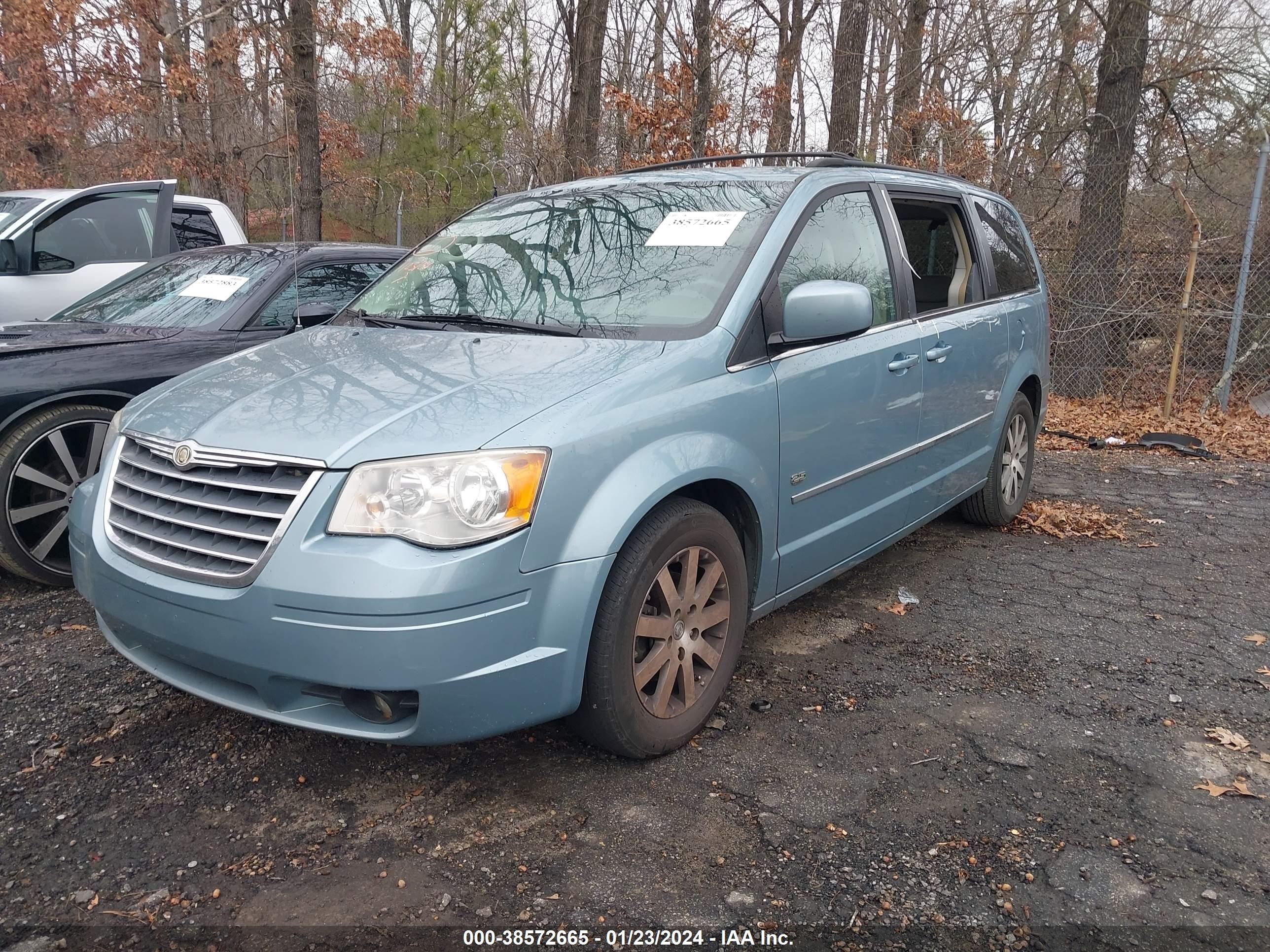 Photo 1 VIN: 2A8HR541X9R649051 - CHRYSLER TOWN & COUNTRY 