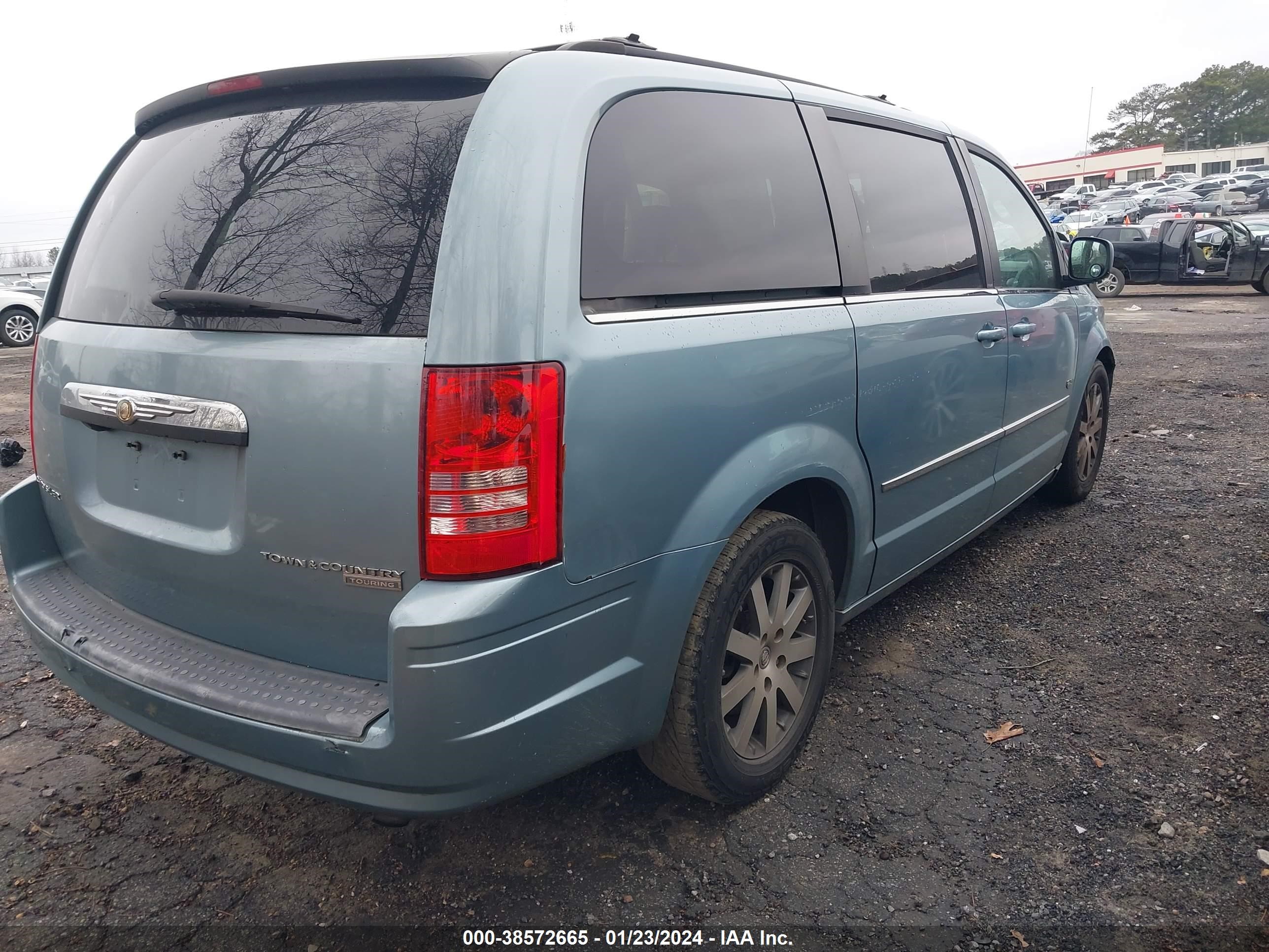 Photo 3 VIN: 2A8HR541X9R649051 - CHRYSLER TOWN & COUNTRY 