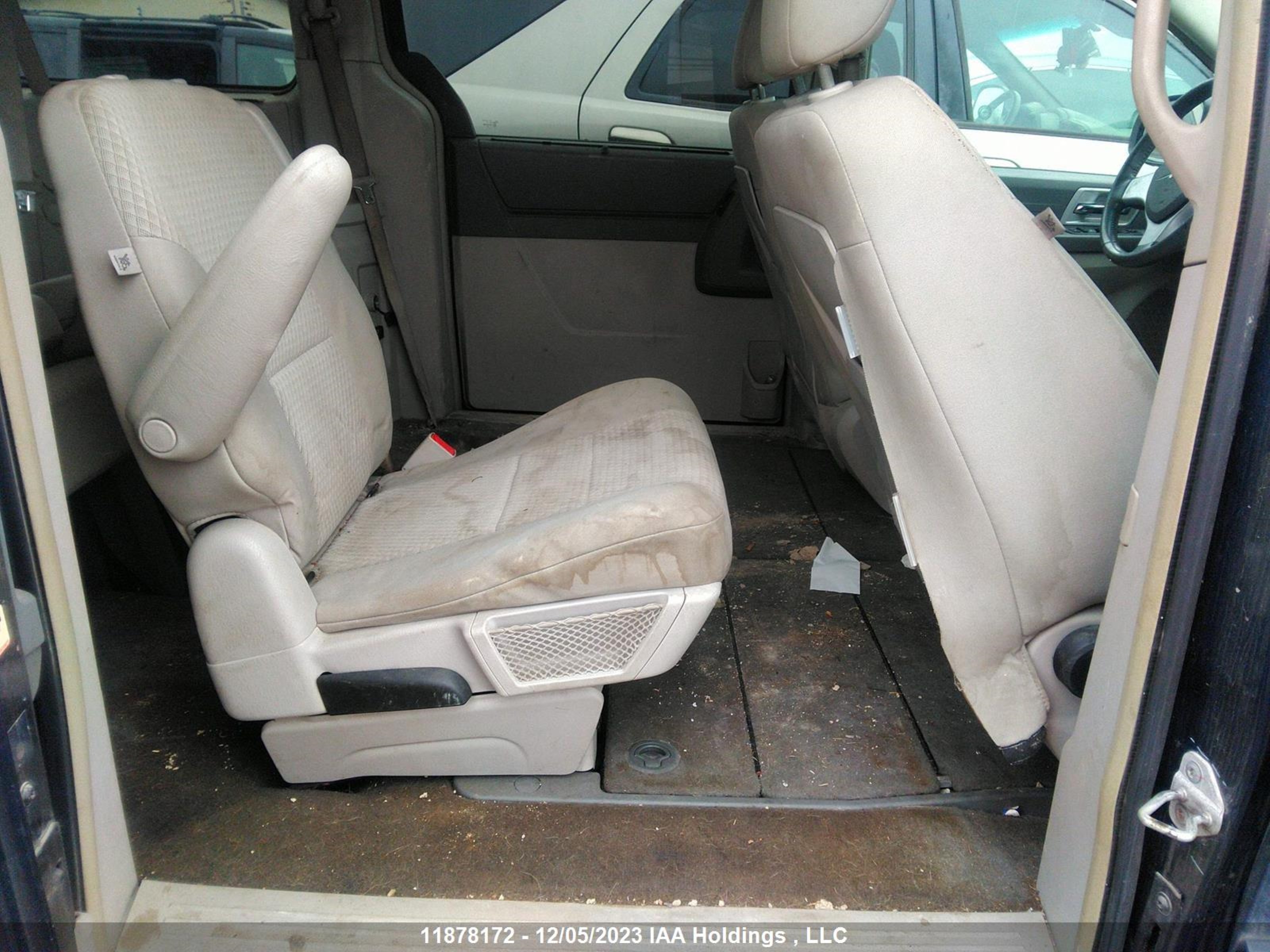 Photo 7 VIN: 2A8HR54P08R106407 - CHRYSLER TOWN & COUNTRY 