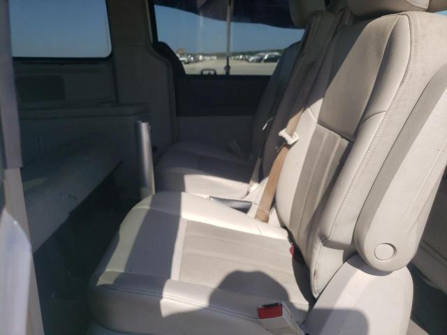 Photo 9 VIN: 2A8HR54P08R137284 - CHRYSLER TOWN & COU 