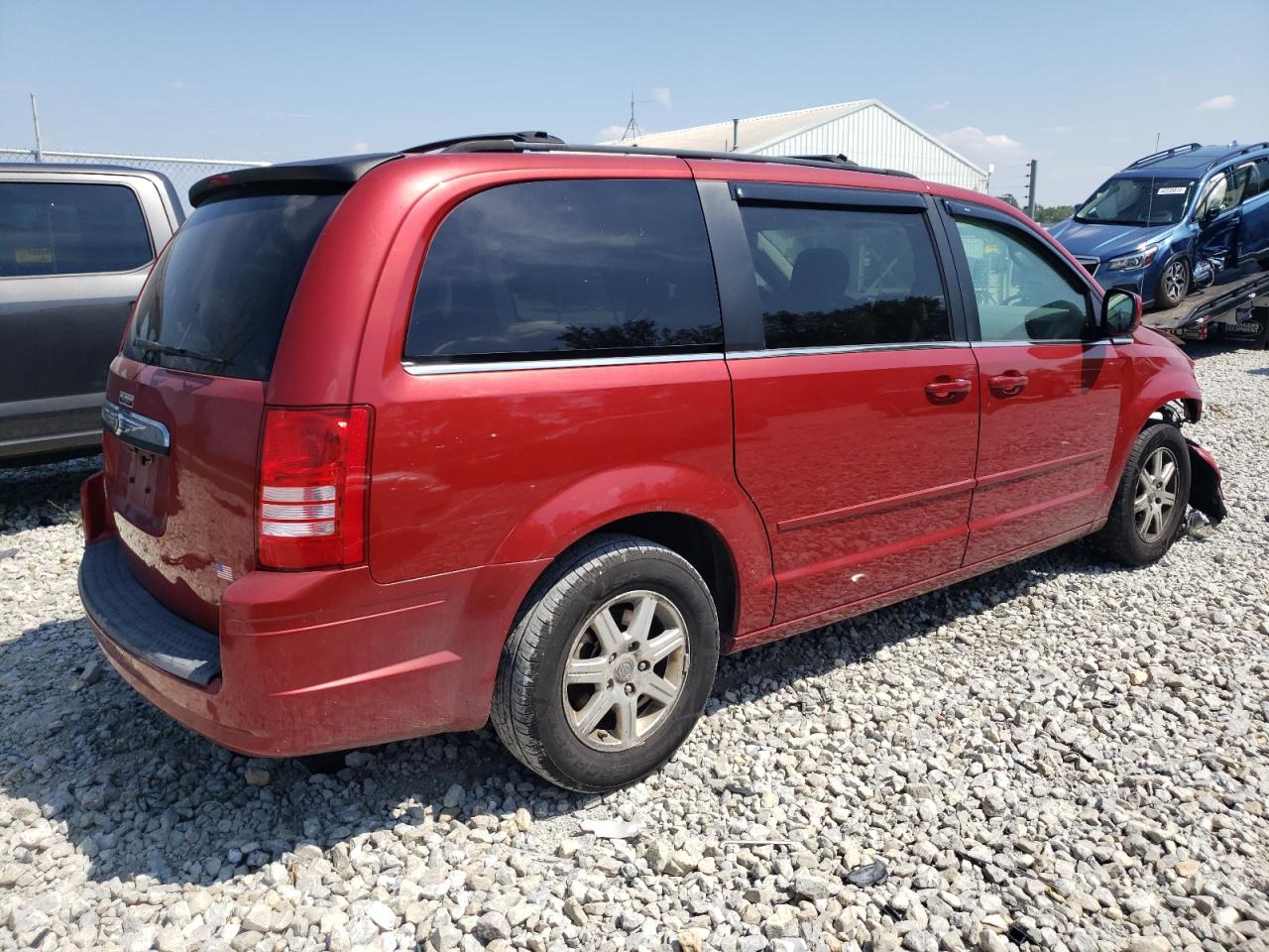 Photo 2 VIN: 2A8HR54P08R611363 - CHRYSLER TOWN & COUNTRY 