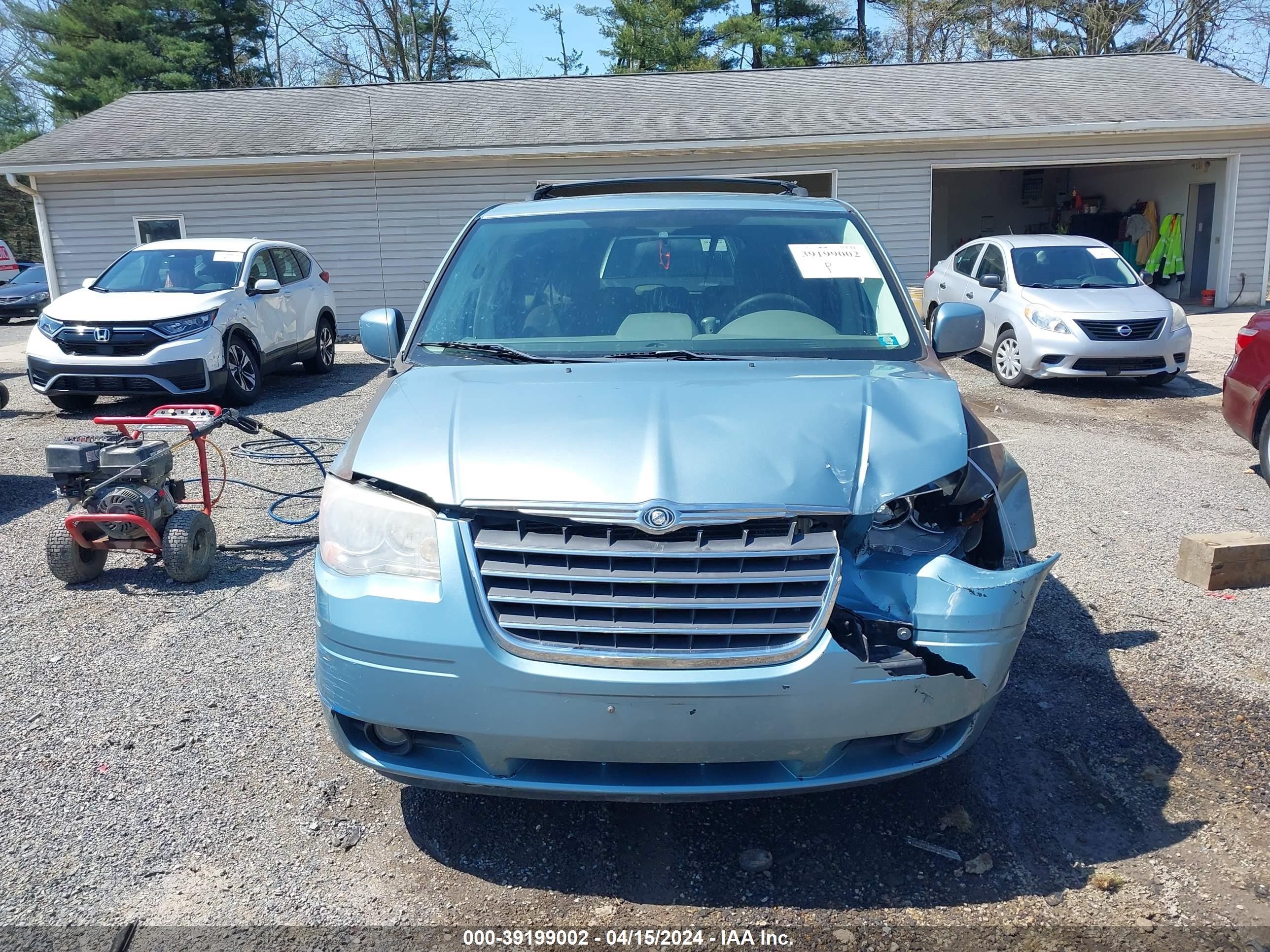 Photo 11 VIN: 2A8HR54P08R759464 - CHRYSLER TOWN & COUNTRY 