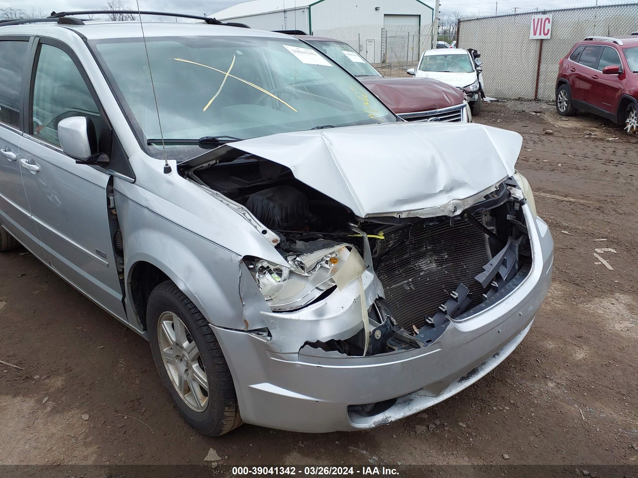 Photo 5 VIN: 2A8HR54P08R759710 - CHRYSLER TOWN & COUNTRY 