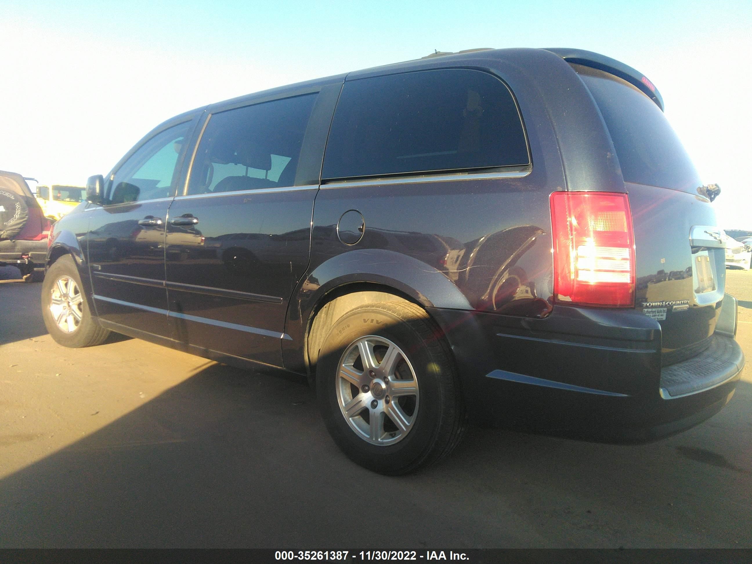 Photo 2 VIN: 2A8HR54P08R787538 - CHRYSLER TOWN & COUNTRY 