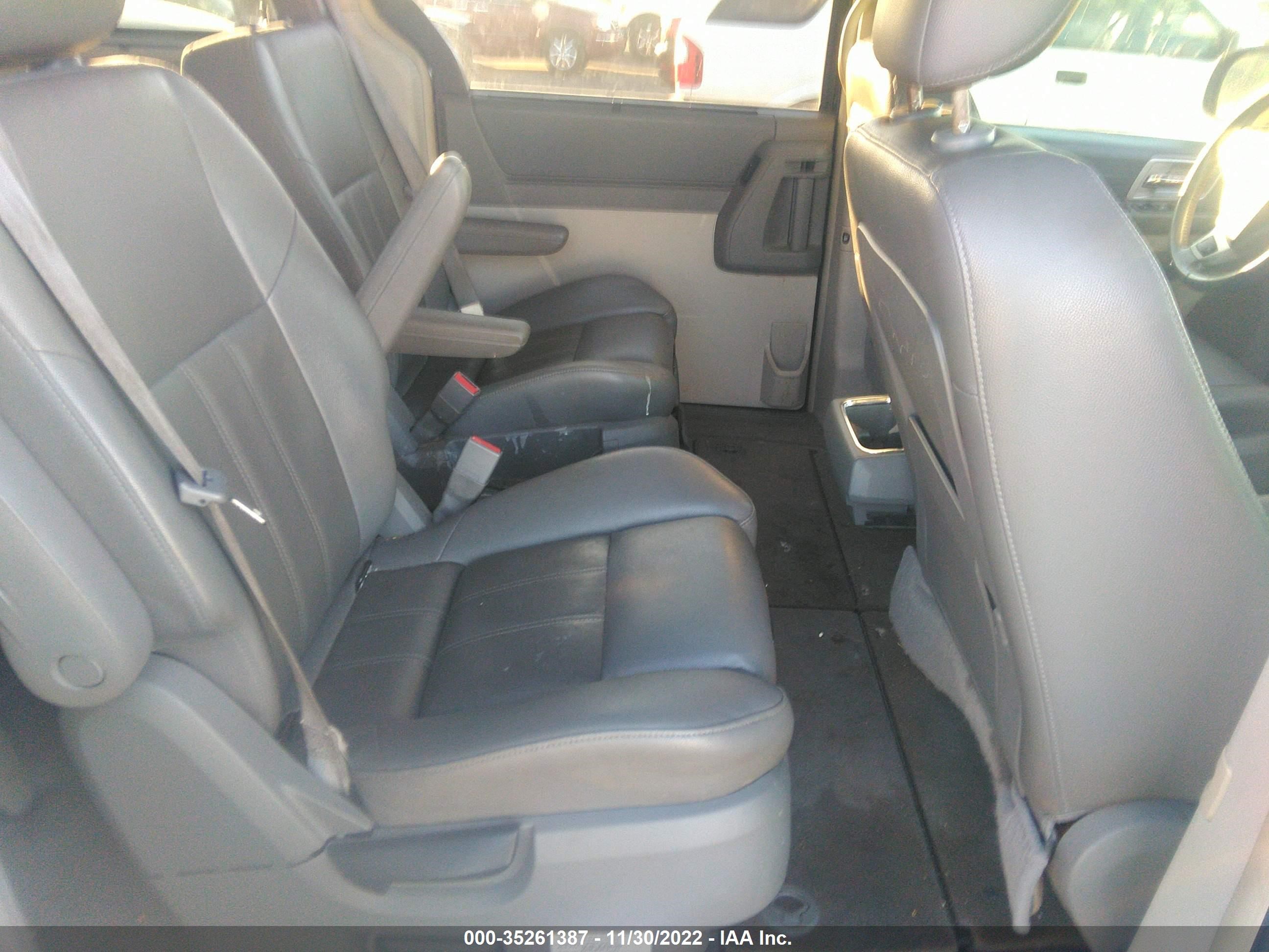 Photo 7 VIN: 2A8HR54P08R787538 - CHRYSLER TOWN & COUNTRY 