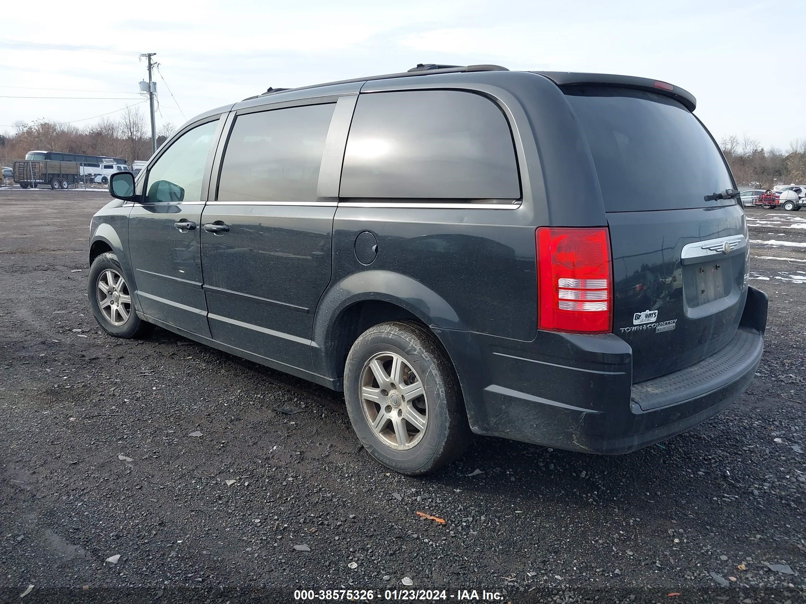 Photo 2 VIN: 2A8HR54P18R141506 - CHRYSLER TOWN & COUNTRY 