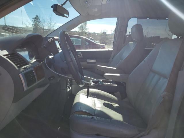 Photo 6 VIN: 2A8HR54P18R690901 - CHRYSLER MINIVAN 