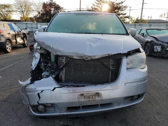 Photo 4 VIN: 2A8HR54P18R699422 - CHRYSLER TOWN & COU 