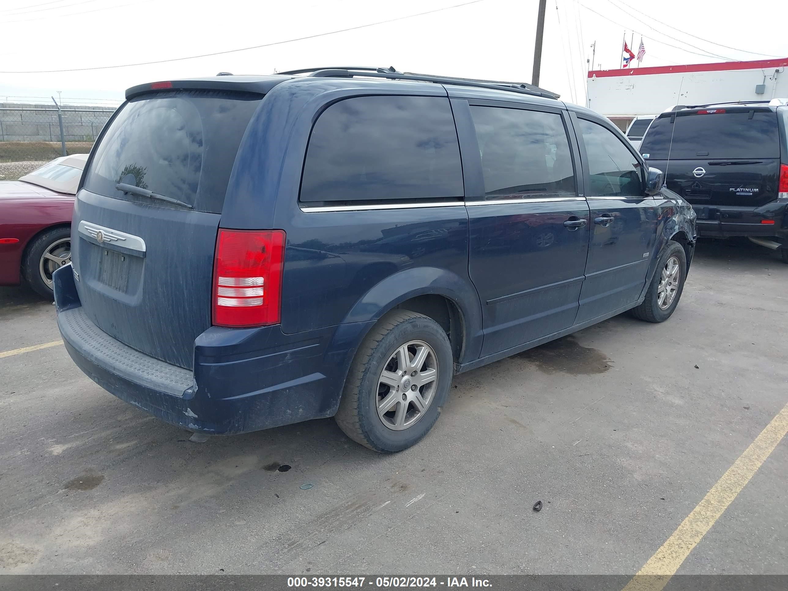 Photo 3 VIN: 2A8HR54P18R757982 - CHRYSLER TOWN & COUNTRY 